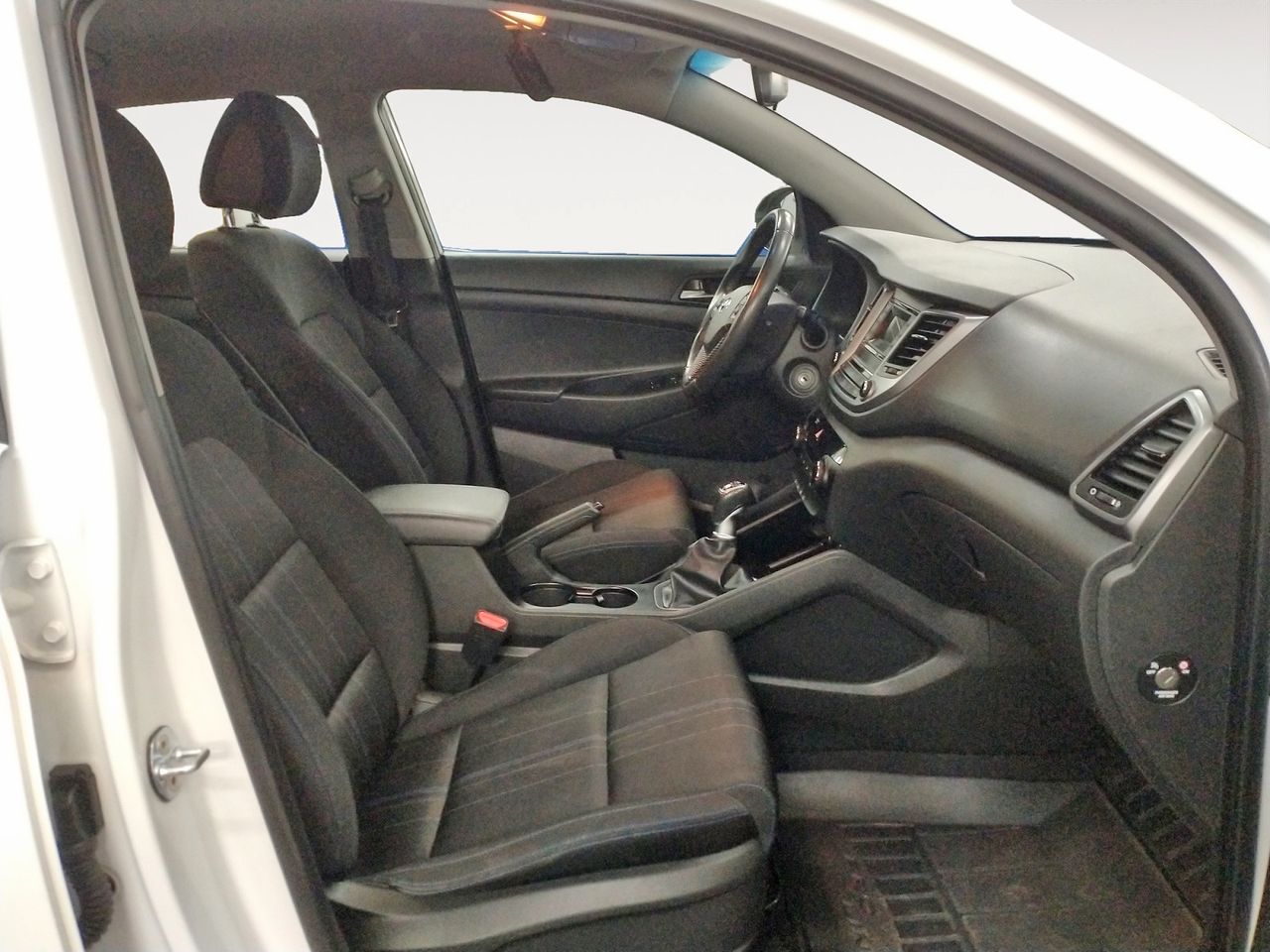 Hyundai Tucson Essence BlueDrive 2WD - foto 11