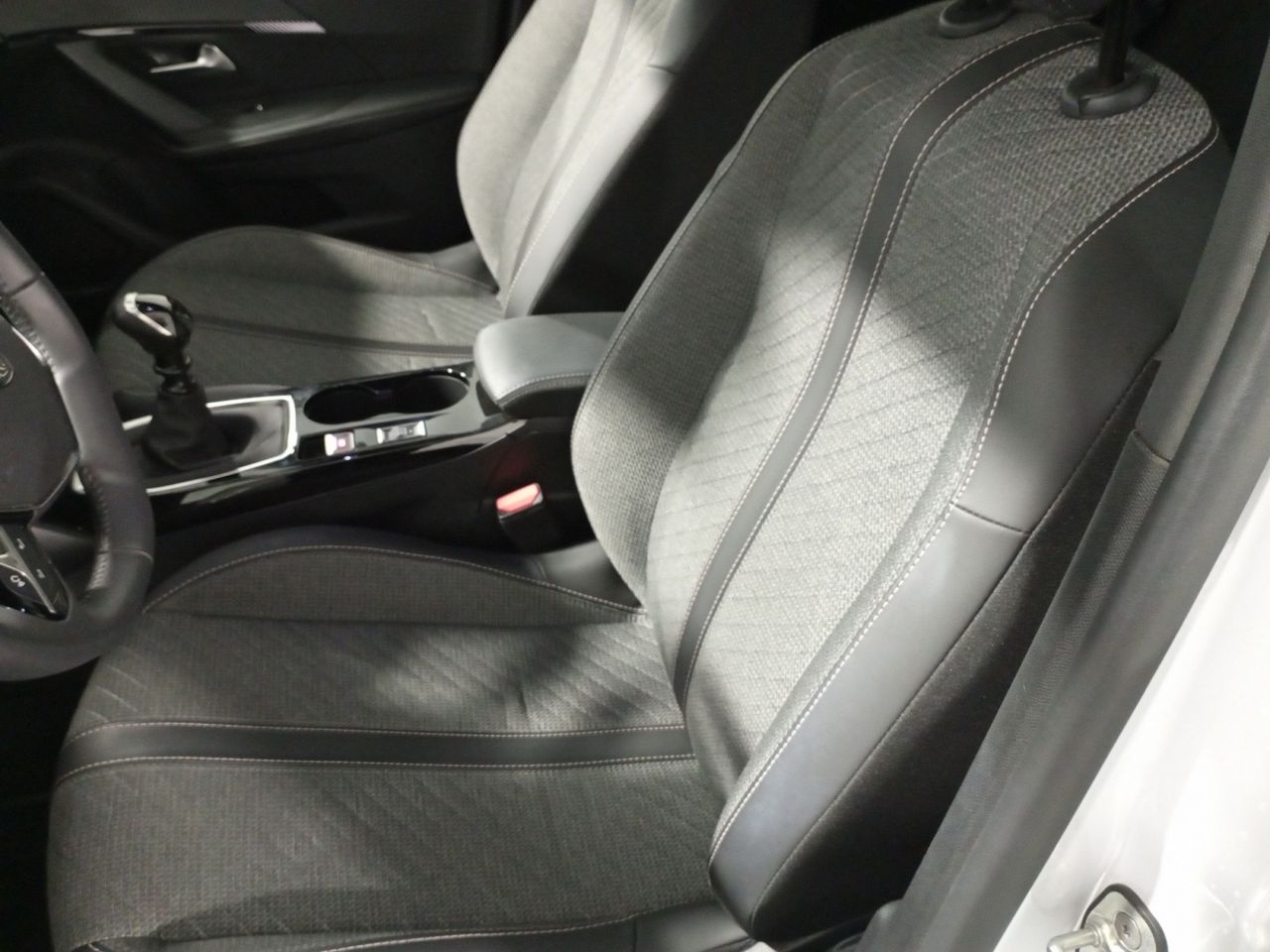 Peugeot 2008 Allure - foto 19