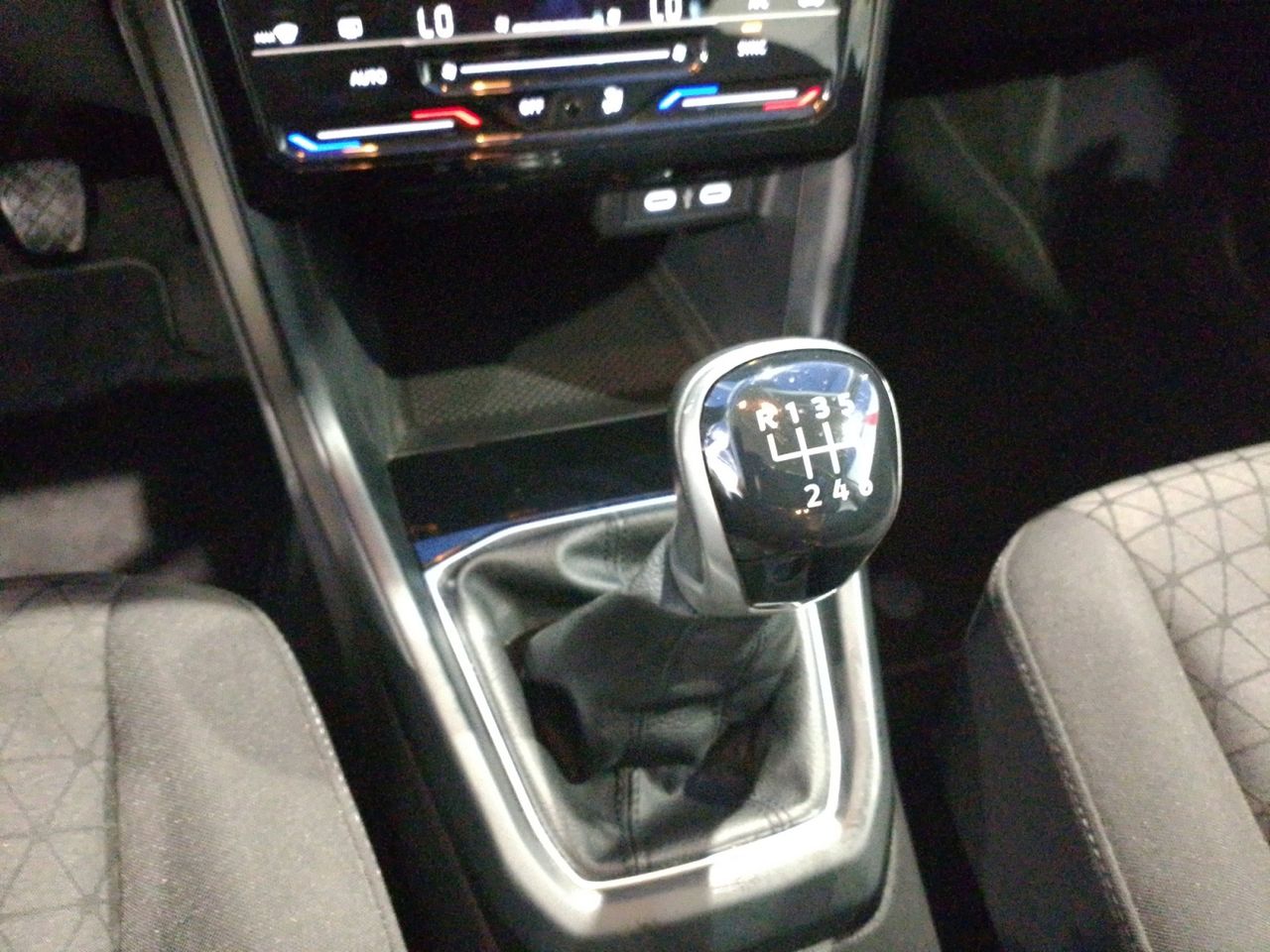 Volkswagen T-Cross Advance - foto 12