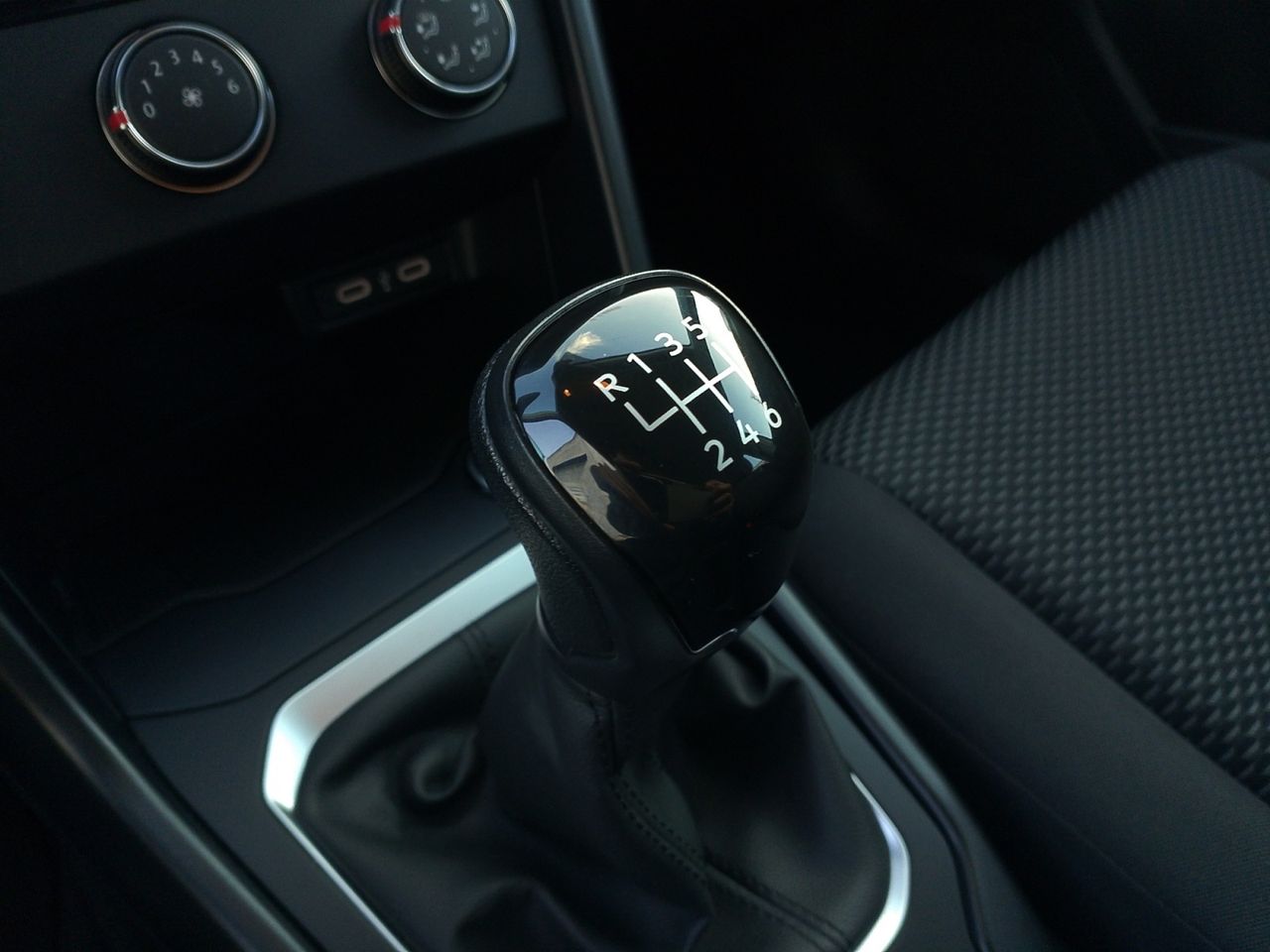 Volkswagen T-Roc 2.0 TDI - foto 12