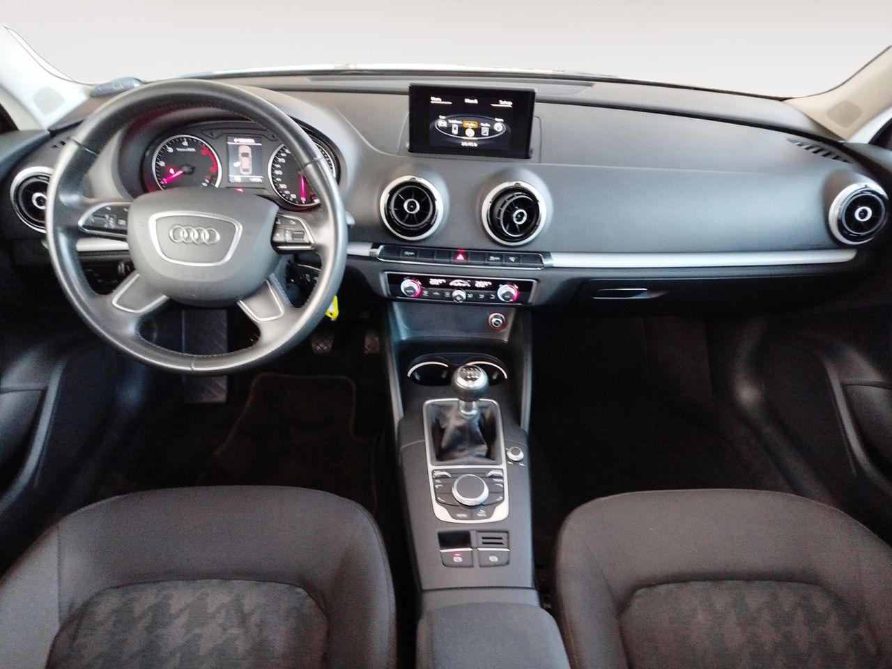 Audi A3 attraction - foto 6