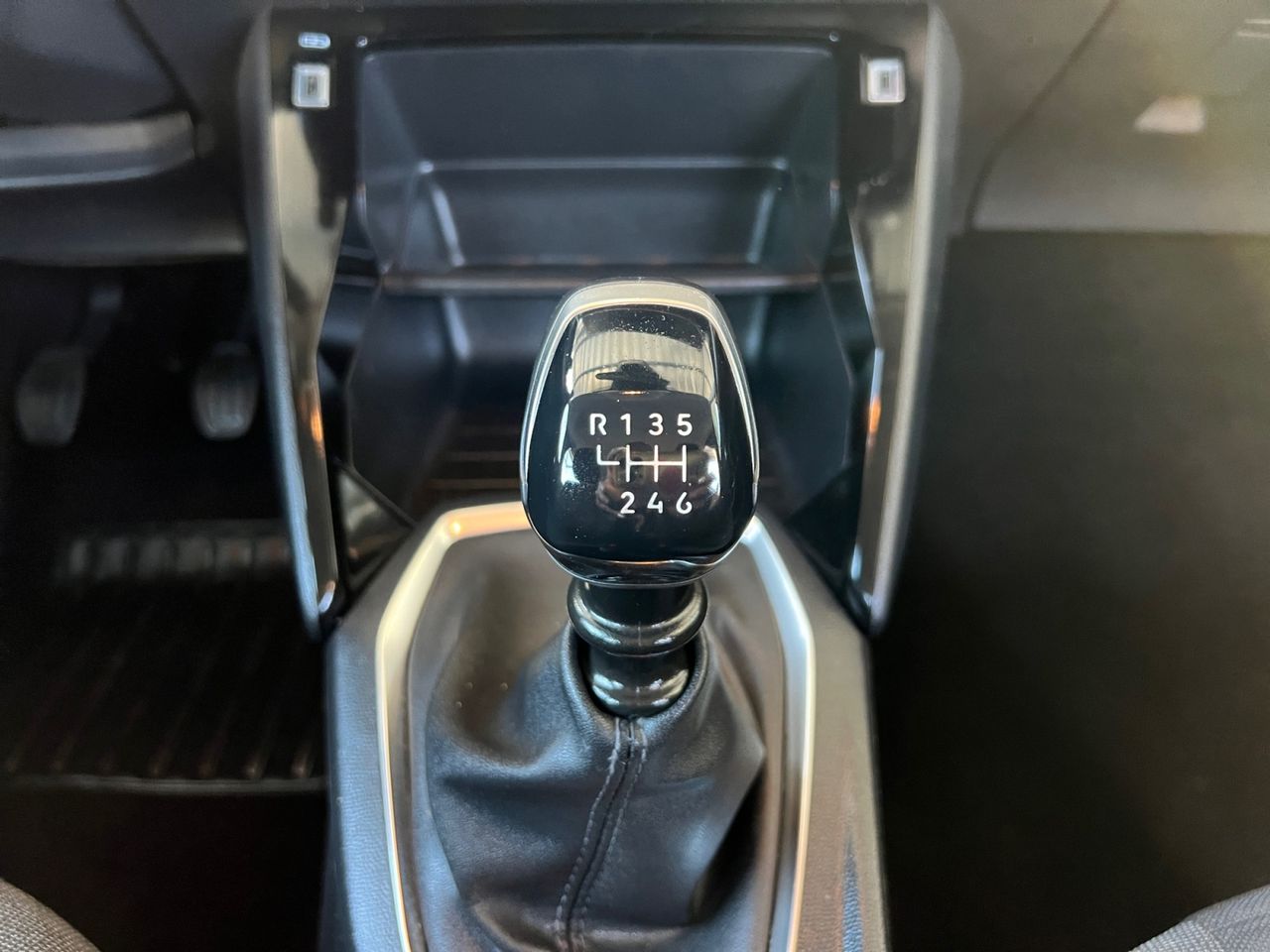 Peugeot 208 Active - foto 12