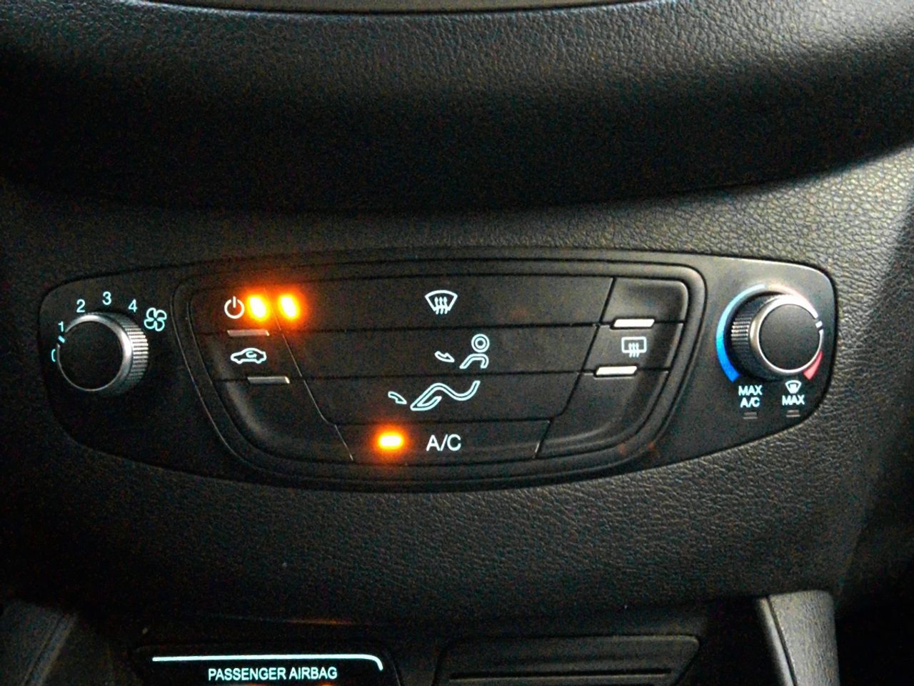 Ford Tourneo Courier Trend - foto 17