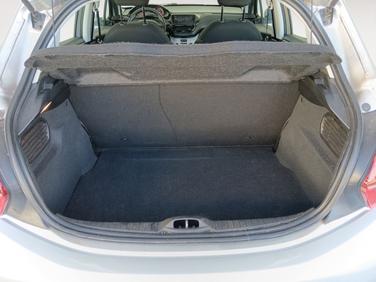 Peugeot 208 Access - foto 12