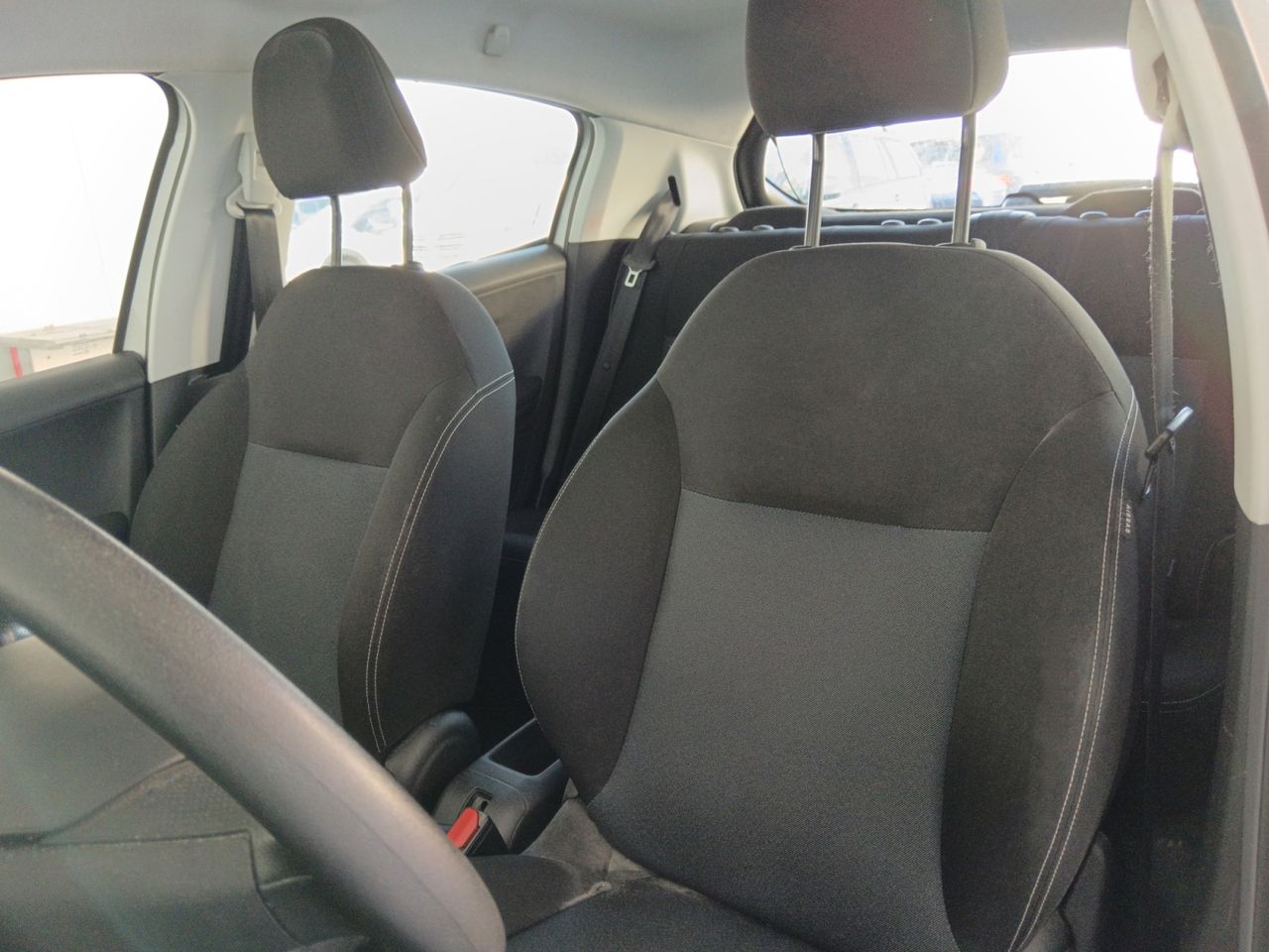 Peugeot 208 Access - foto 18