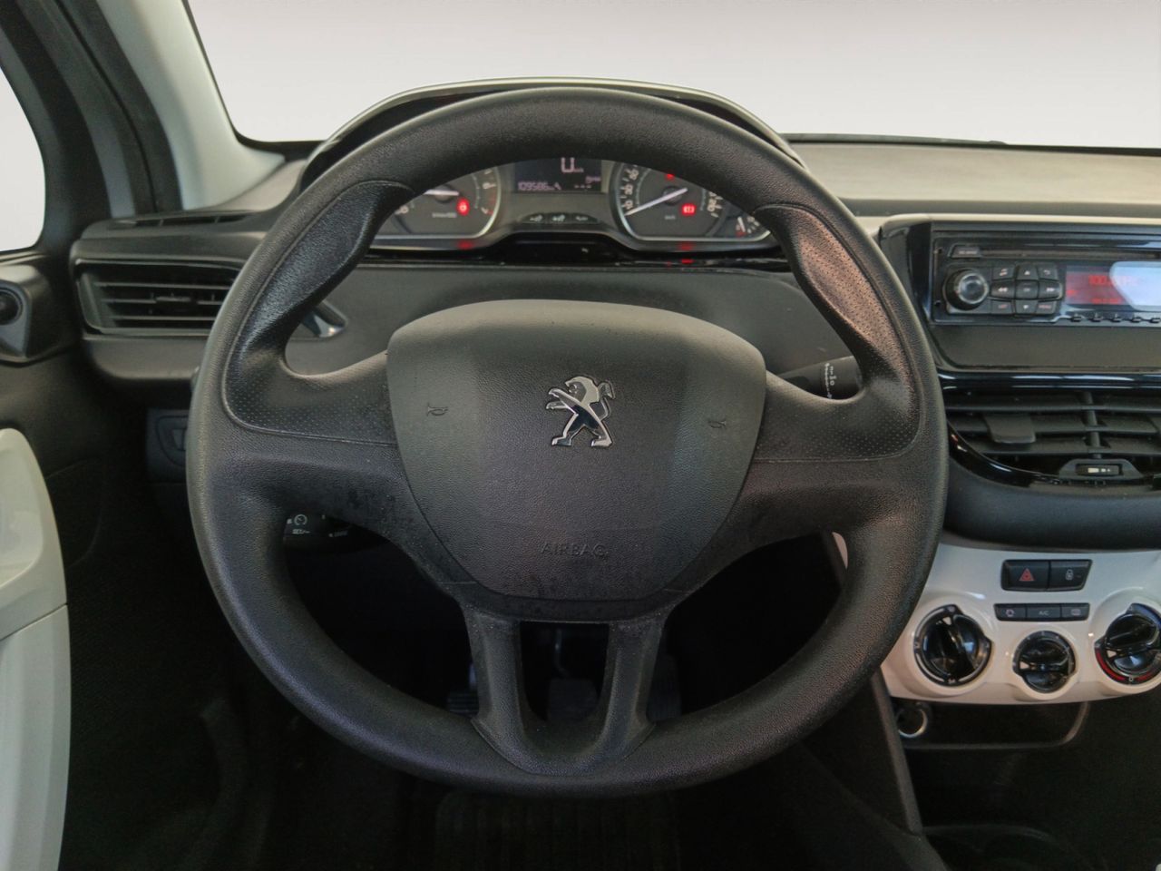 Peugeot 208 Access - foto 8