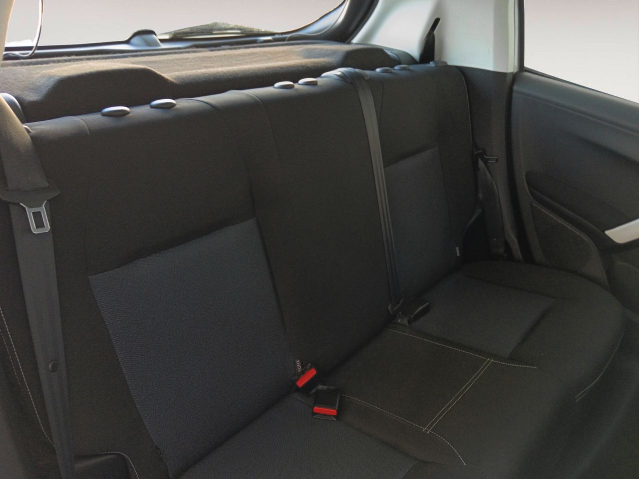 Peugeot 208 Access - foto 10