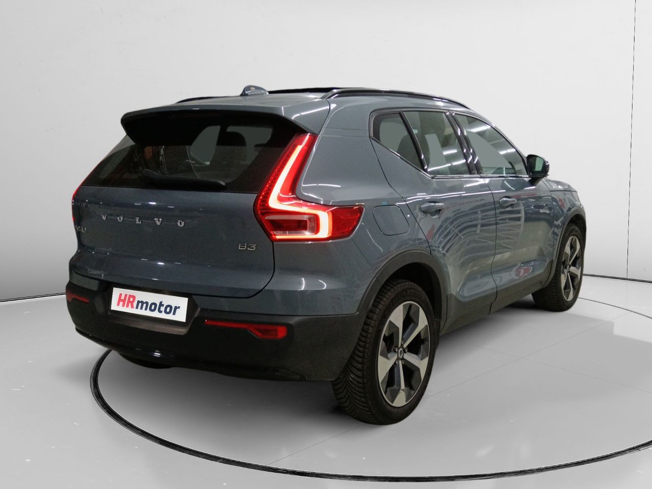 Volvo XC40 B3 Plus Dark 2WD - foto 2