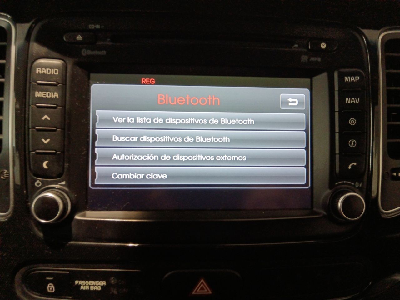 Kia Carens Emotion - foto 16