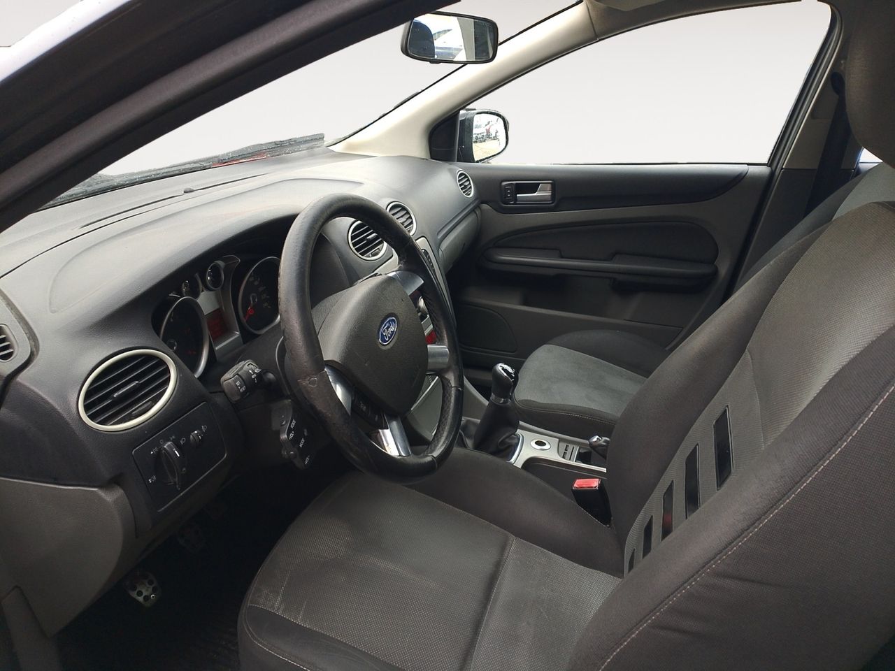 Ford Focus Trend - foto 9