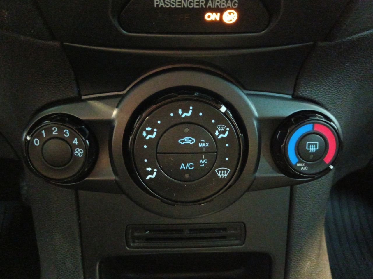 Ford Fiesta Trend - foto 17