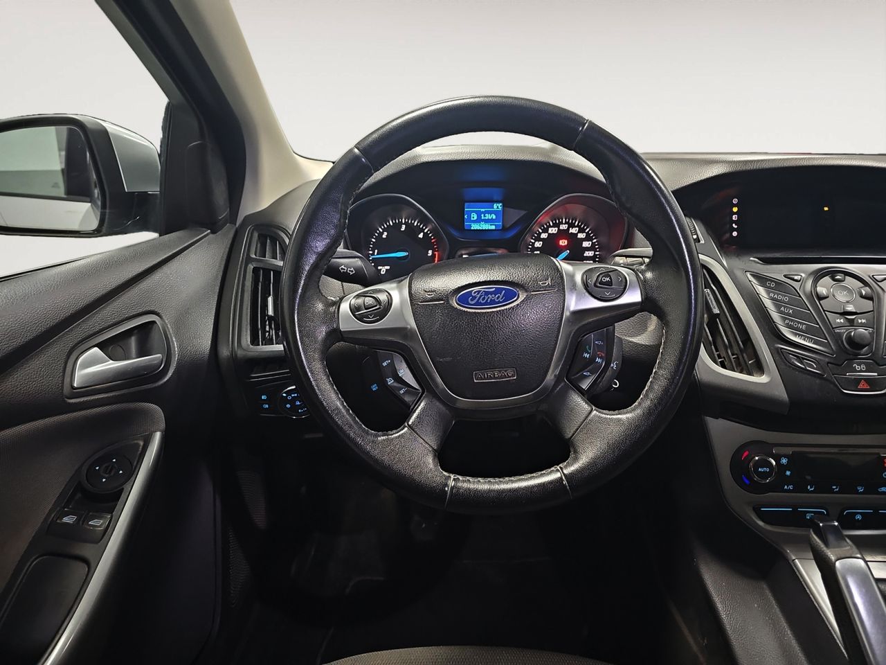 Ford Focus Trend - foto 8