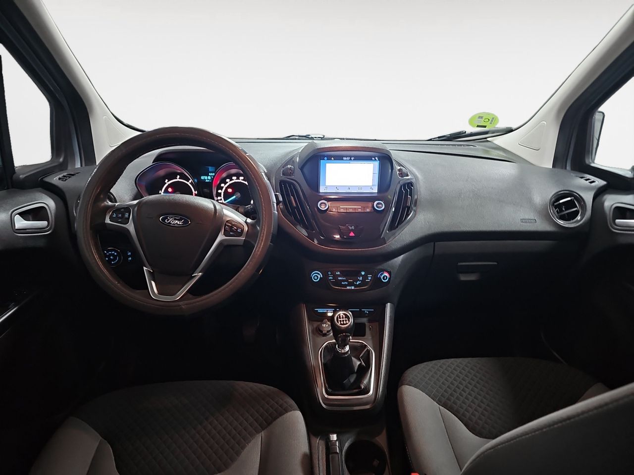 Ford Tourneo Courier Titanium - foto 7