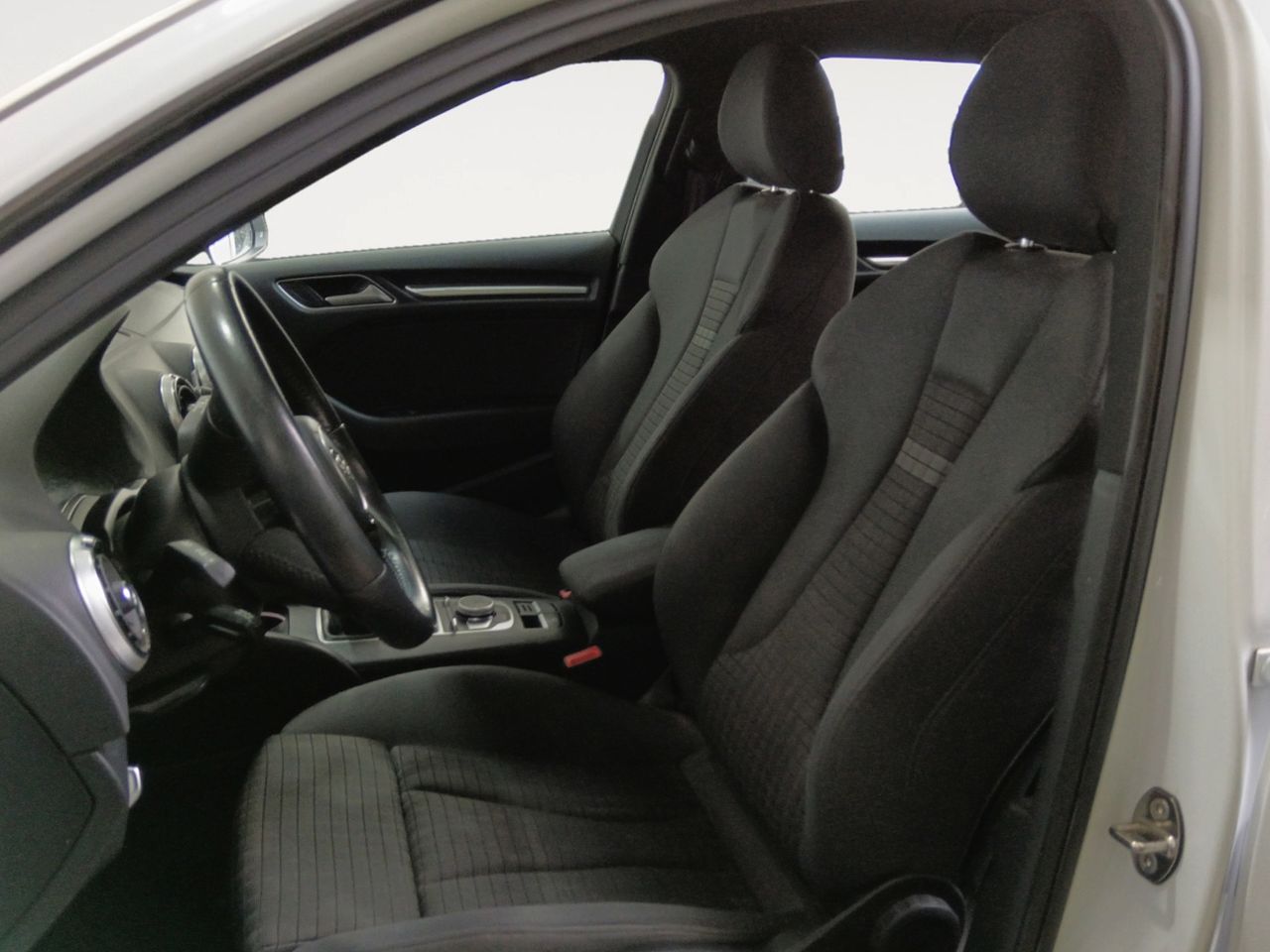 Audi A3 30 TFSI S line - foto 9