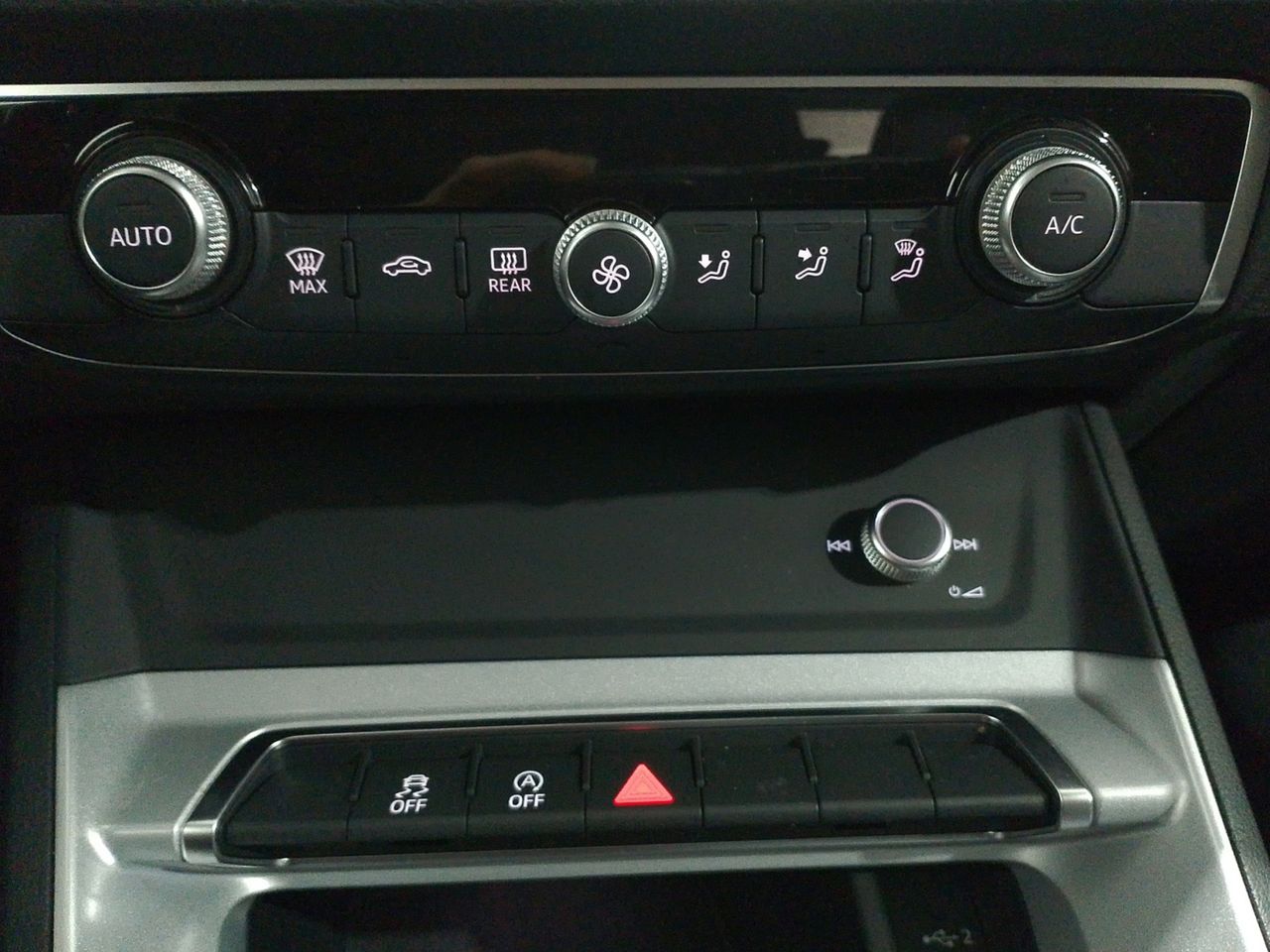 Audi Q3 Advanced S tronic - foto 17