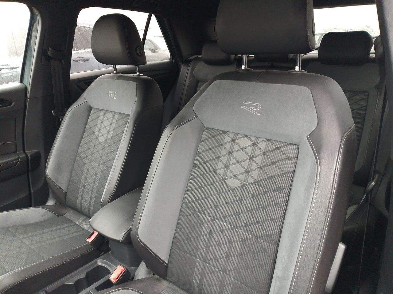 Volkswagen T-Roc R-Line - foto 19