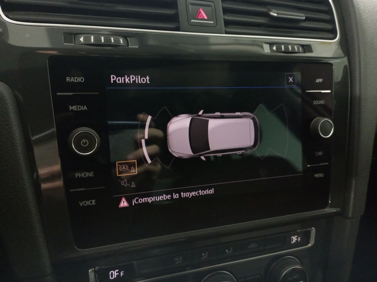 Volkswagen Golf Advance - foto 18