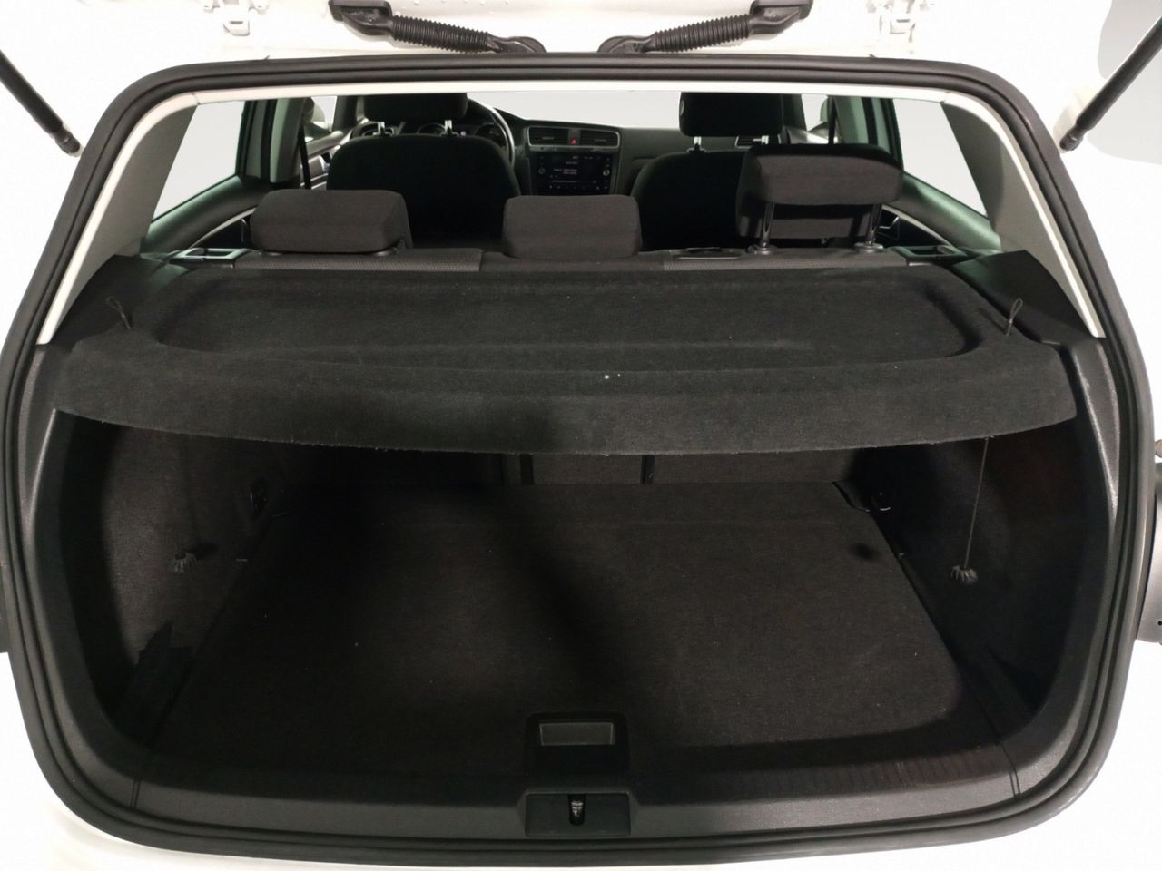 Volkswagen Golf Advance - foto 12