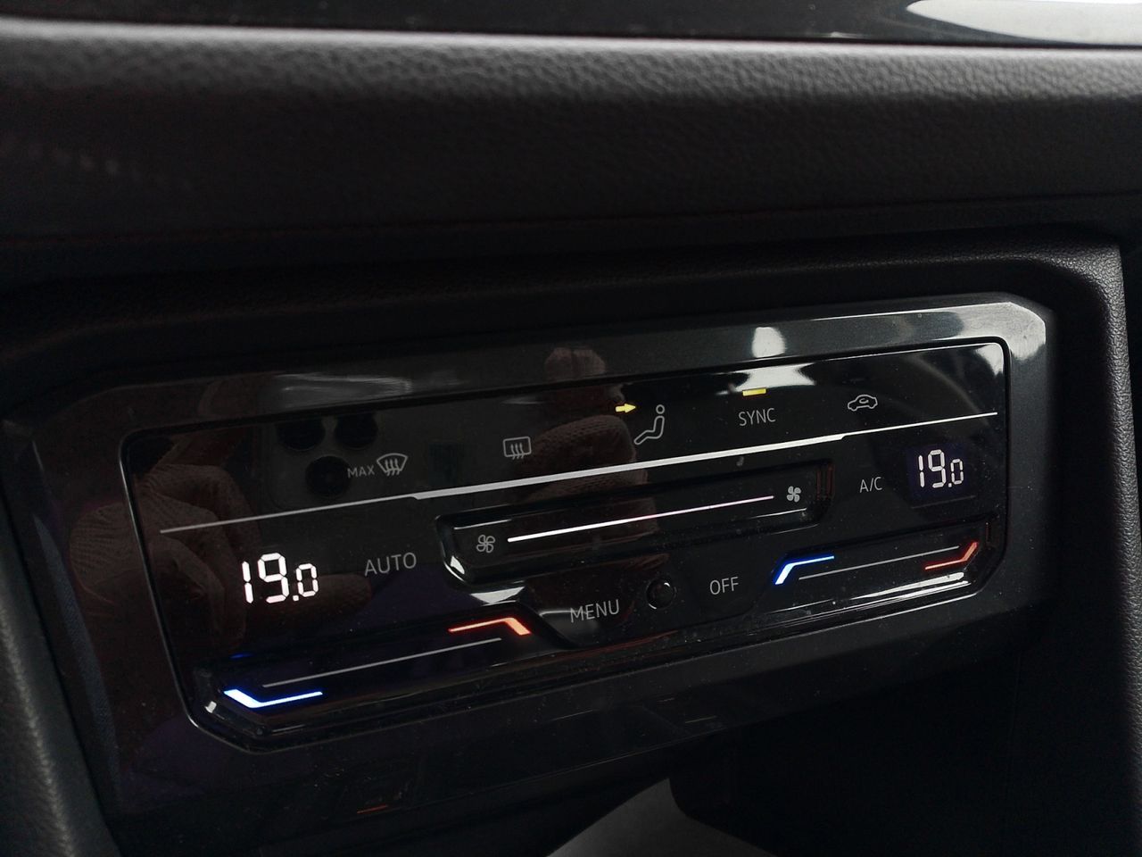 Volkswagen Tiguan 2.0 TDI - foto 18