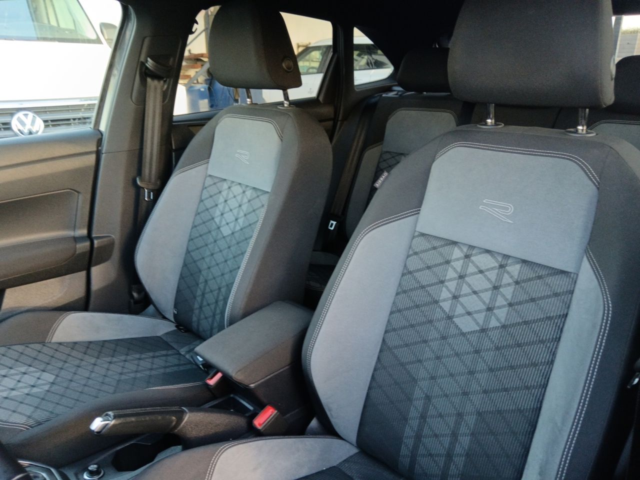 Volkswagen Taigo R-Line - foto 19