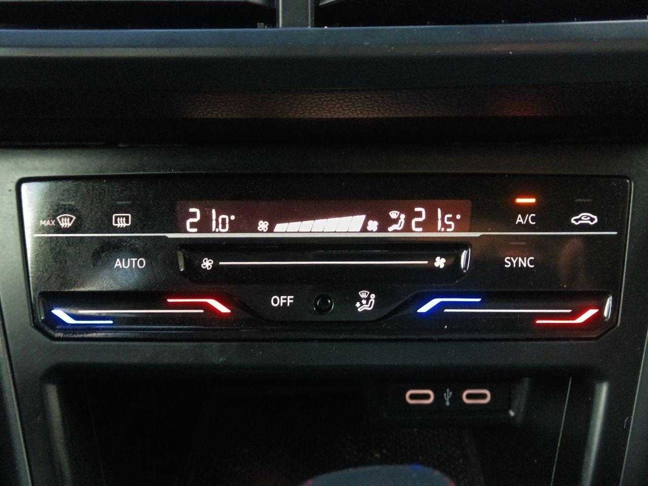 Volkswagen Taigo R-Line - foto 18