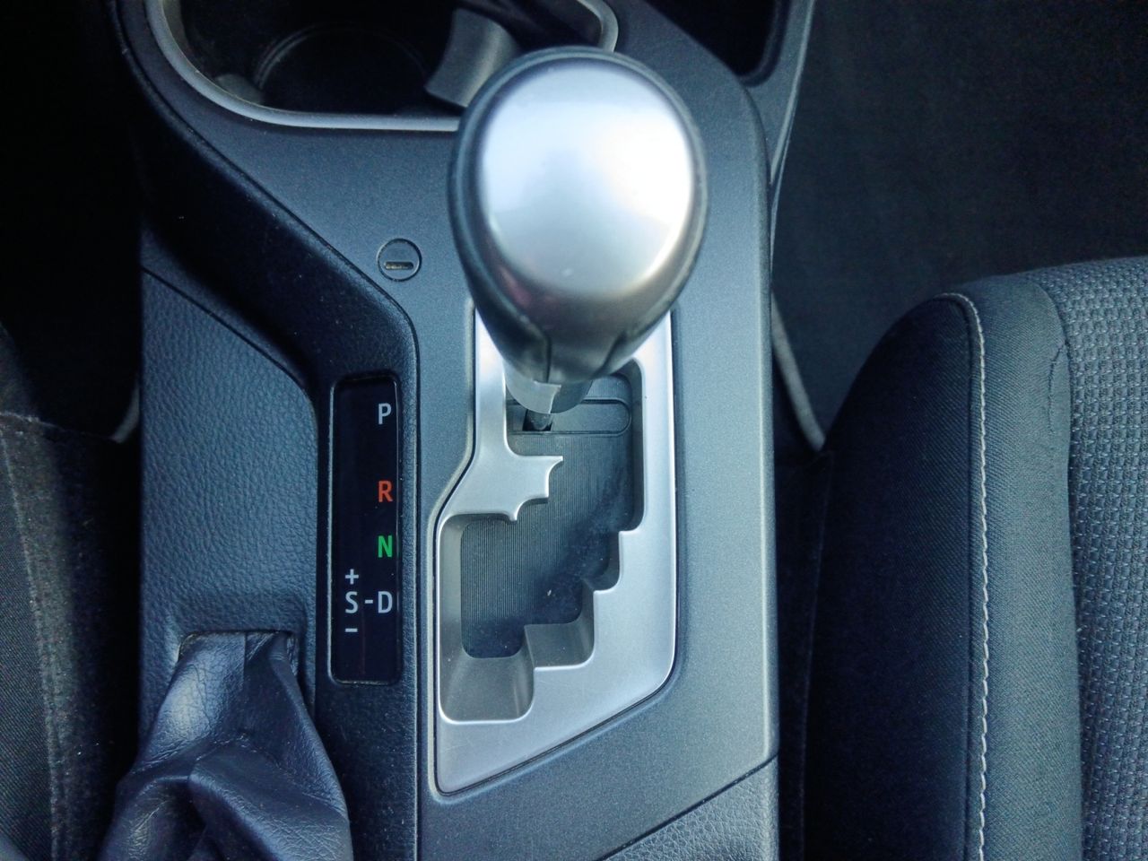 Toyota Rav4 Feel! Hybrid - foto 13