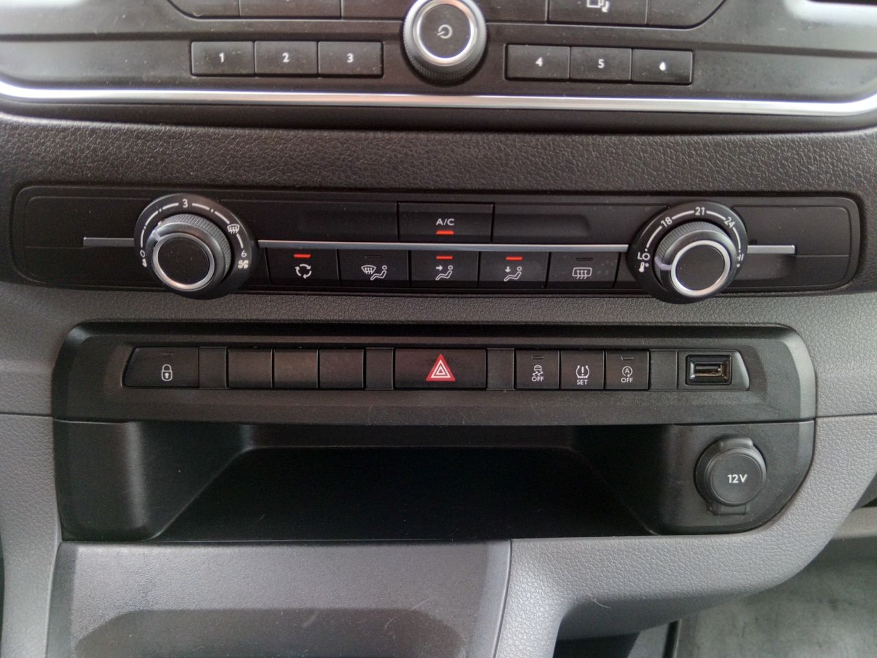 Citroën Jumpy Combi BlueHDi 115 Talla XS Confort 85 kW (115  - foto 19