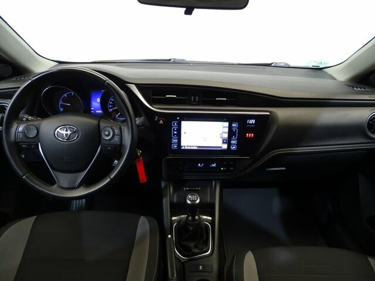 Toyota Auris 90D Active - foto 8