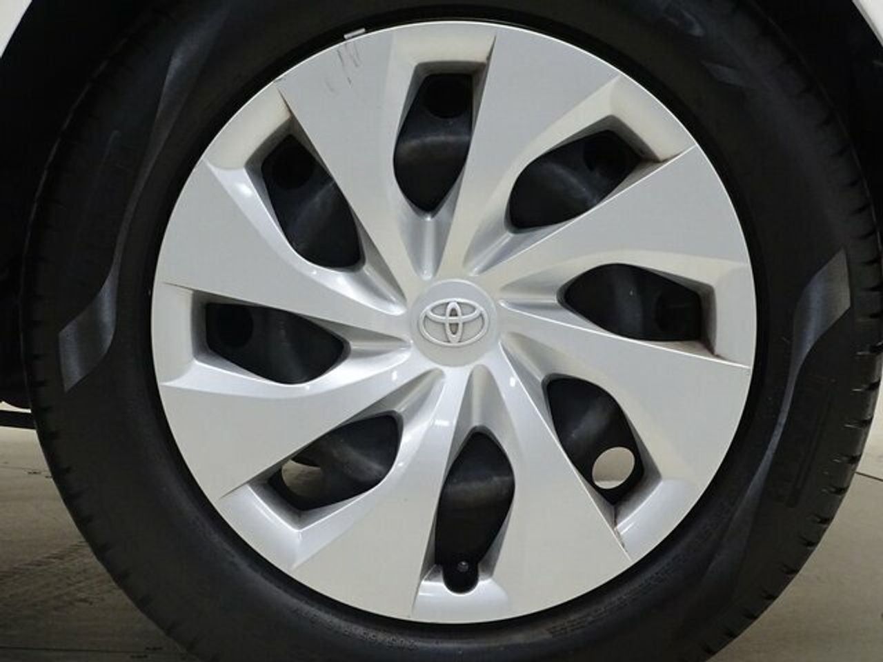 Toyota Auris 90D Active - foto 16