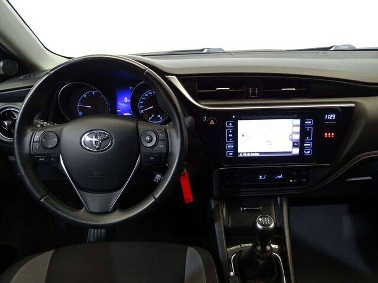 Toyota Auris 90D Active - foto 9