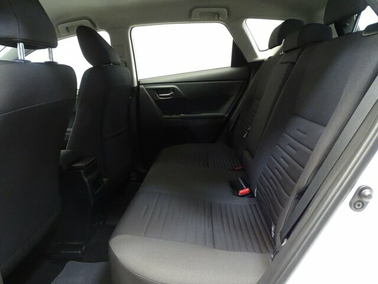 Toyota Auris 90D Active - foto 11