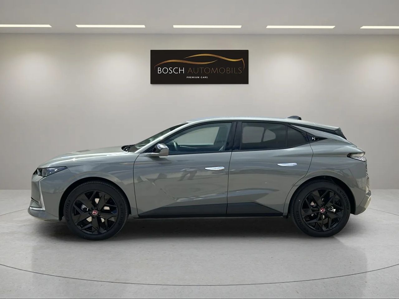 ds automobiles ds 4 2024 / foto grande (2)