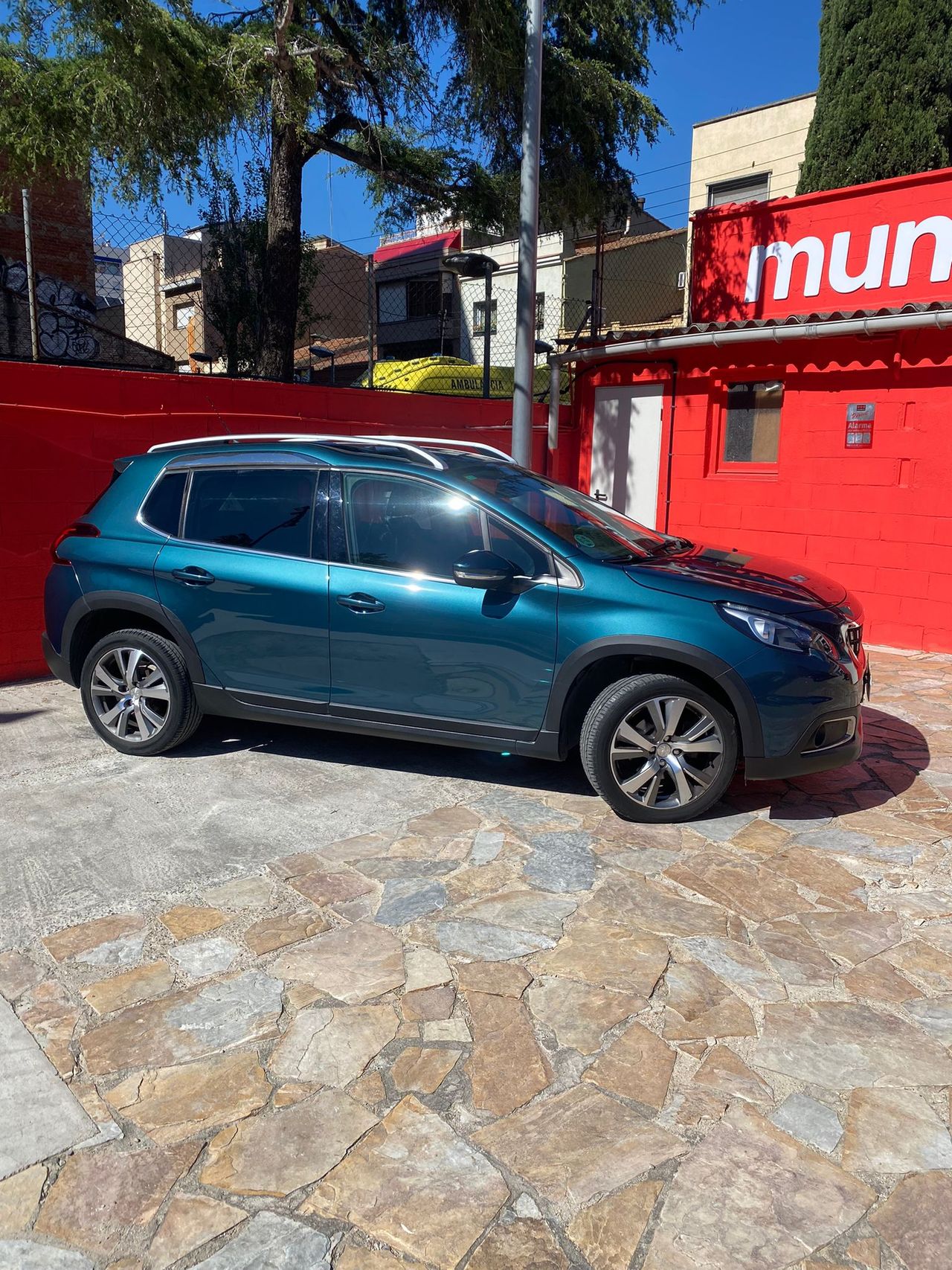 Peugeot 2008 Allure BlueHDi 73KW (100CV) - Foto 4