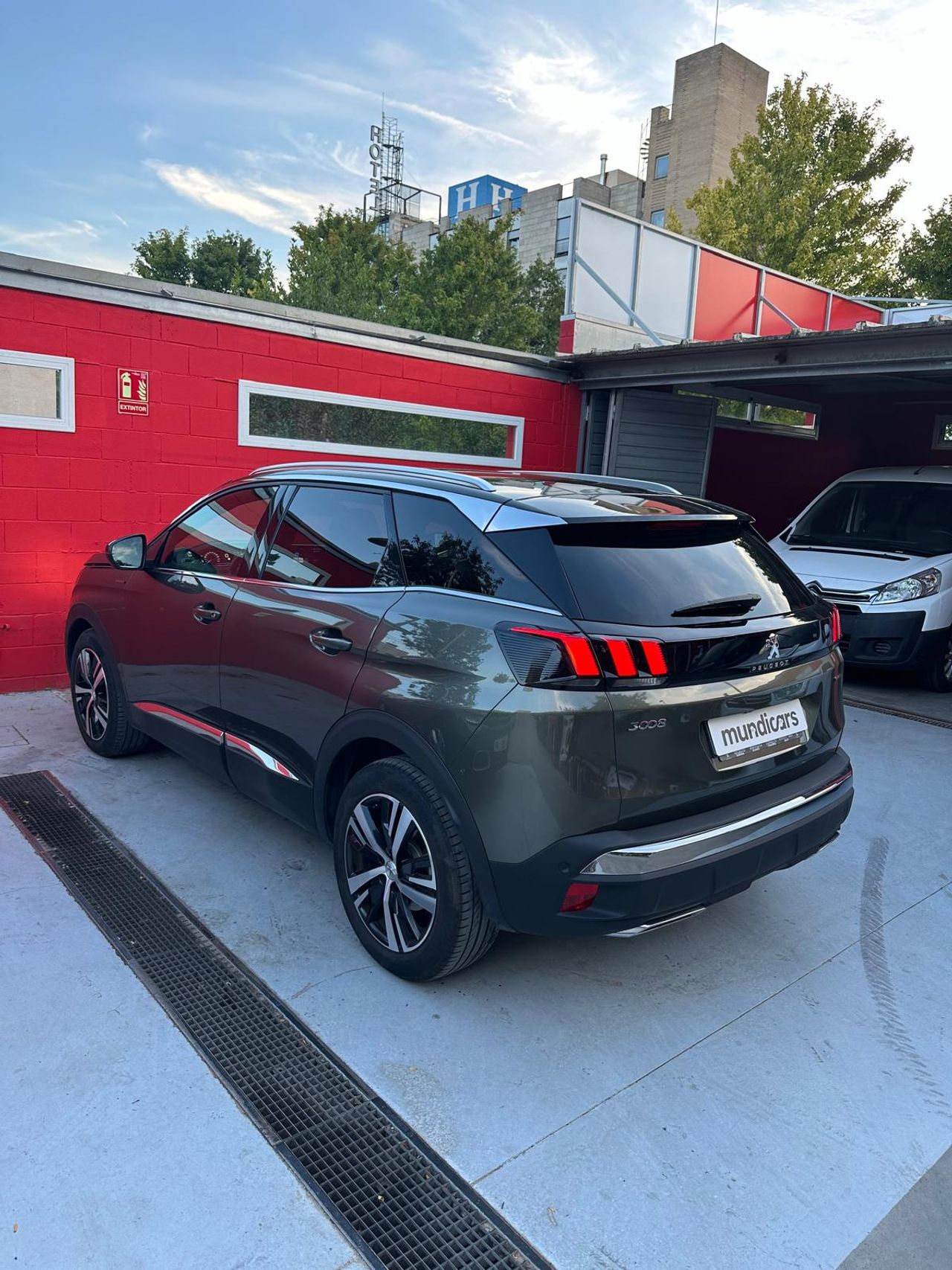 Peugeot 3008 1.2 PURETECH 96KW (130CV) GT LINE S&S - Foto 10