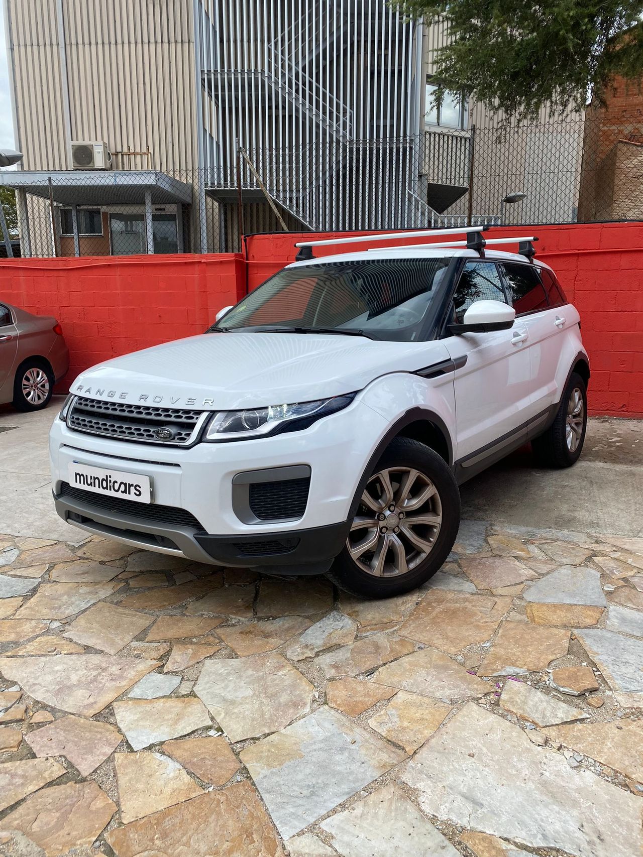 Land-Rover Range Rover Evoque 2.0L TD4 150CV 4x4 HSE Auto - Foto 6