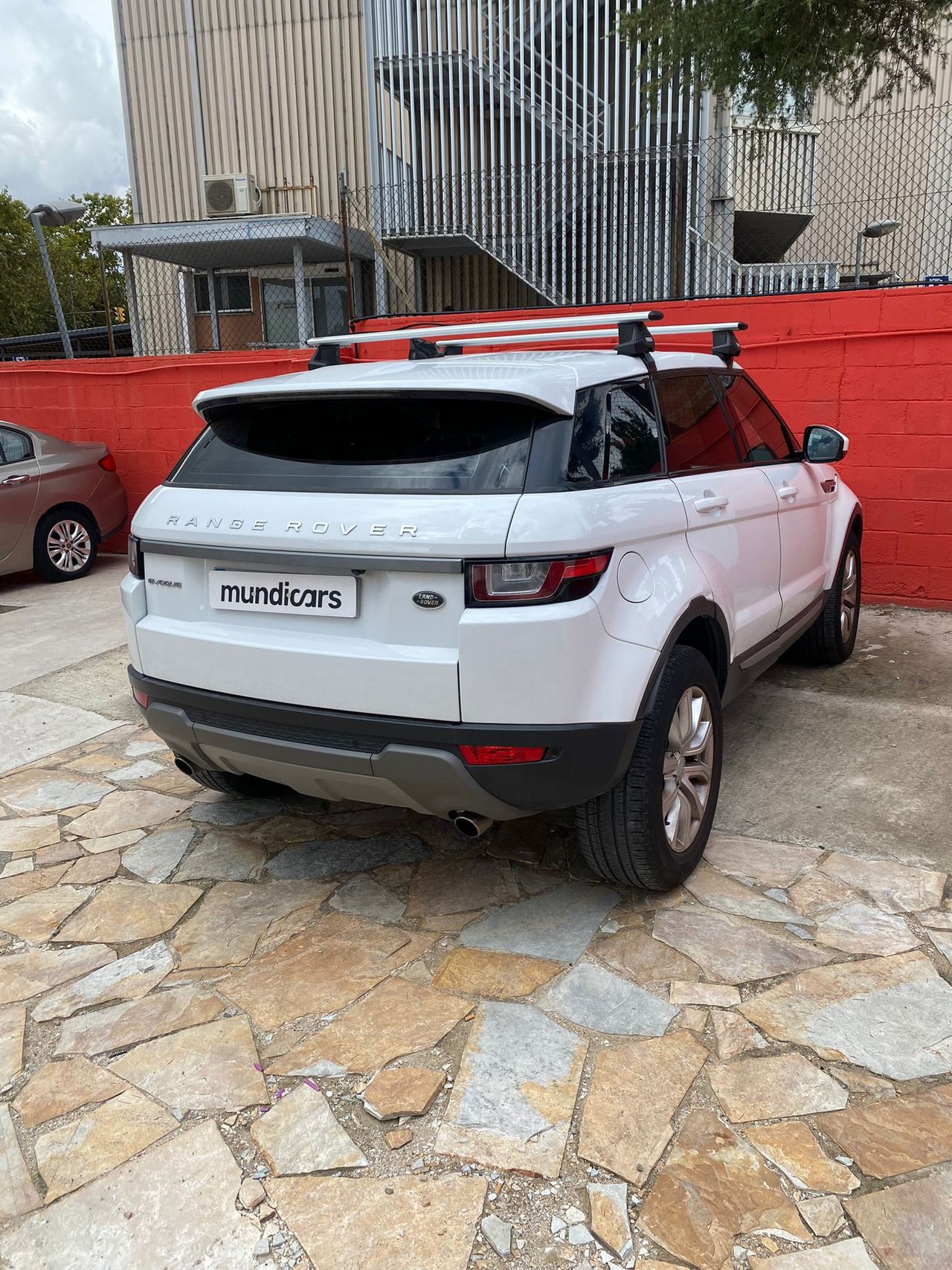 Land-Rover Range Rover Evoque 2.0L TD4 150CV 4x4 HSE Auto - Foto 16