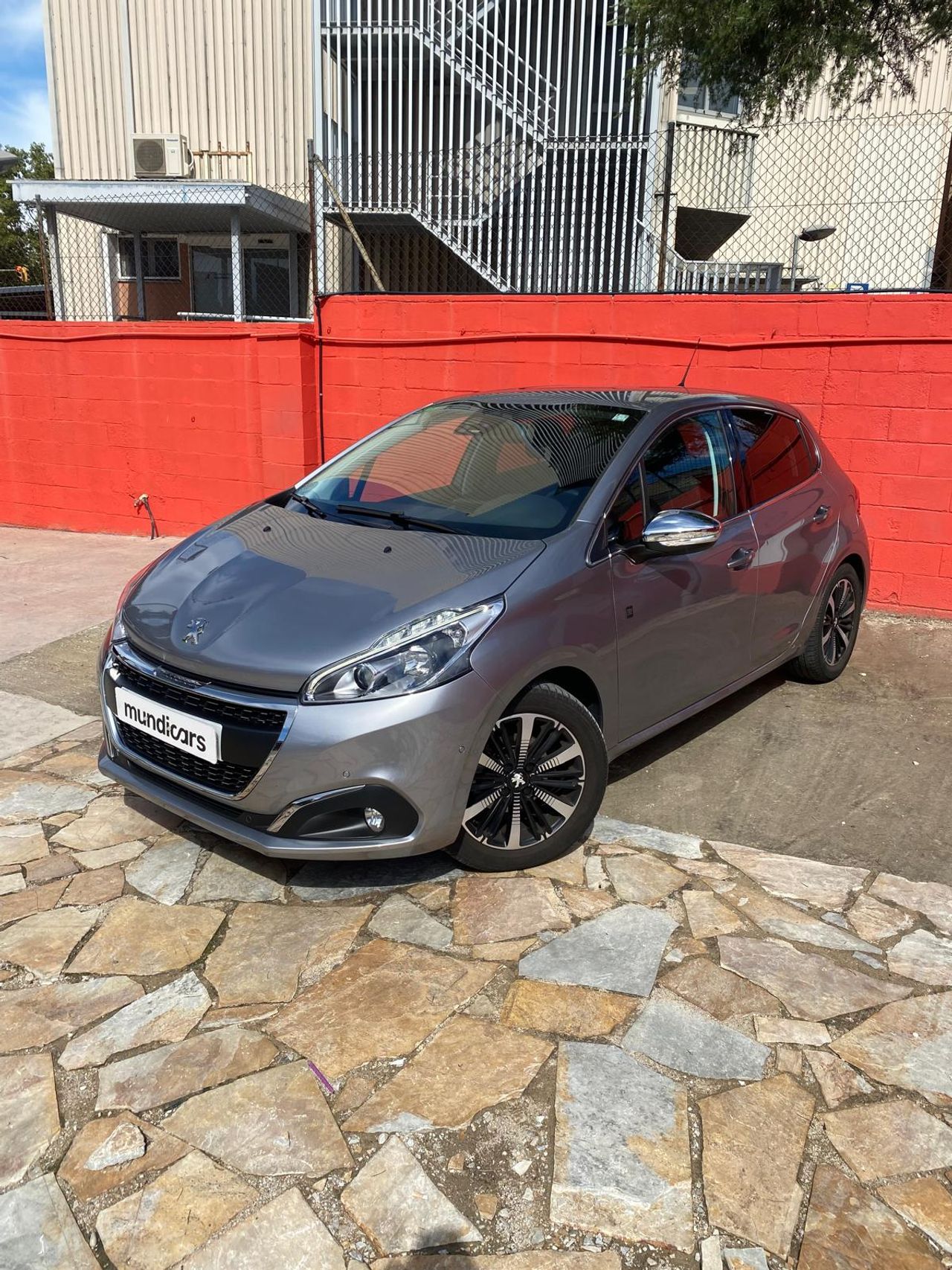 Peugeot 208 5P Tech Edit. PureTech EAT6 81KW (110CV) - Foto 7