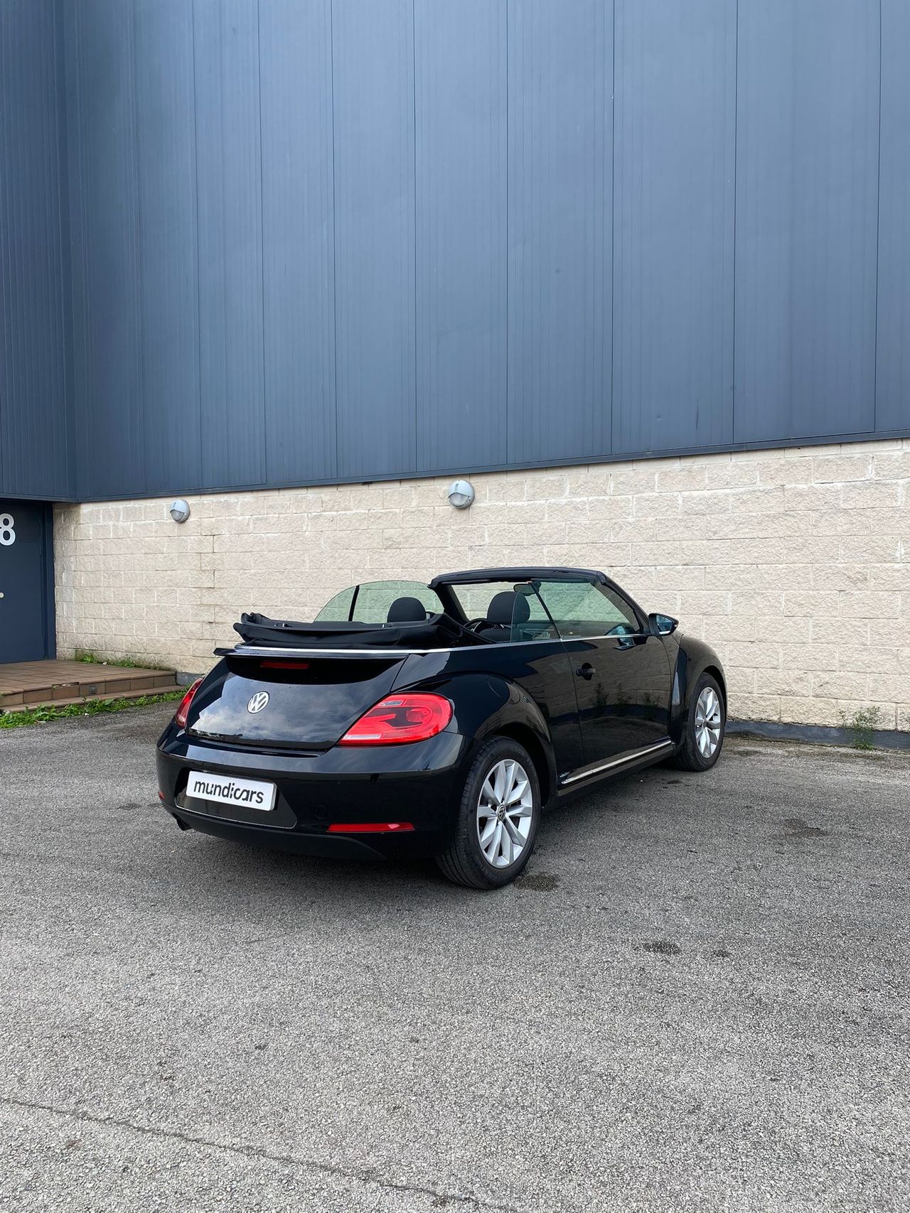 Volkswagen Beetle Cabrio Design 2.0 TDI 110CV BMT - Foto 14