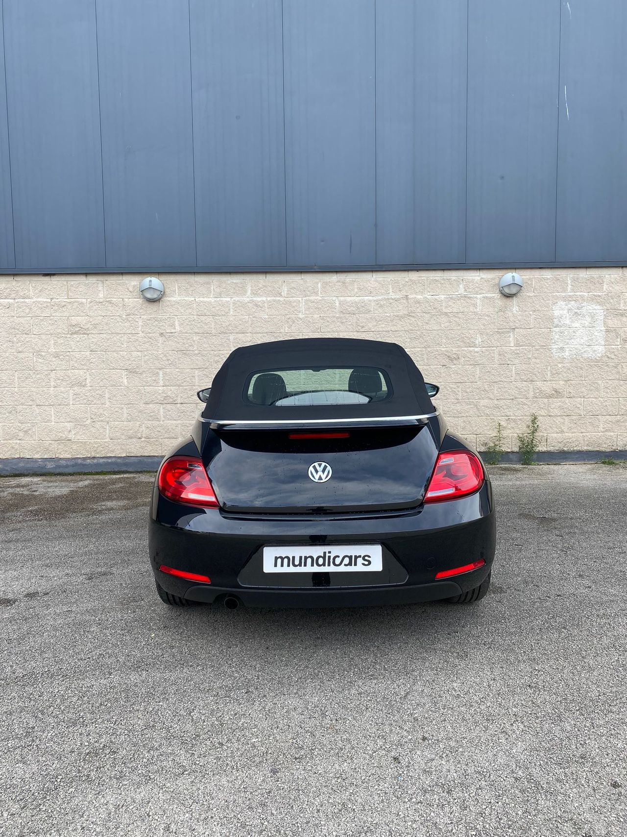 Volkswagen Beetle Cabrio Design 2.0 TDI 110CV BMT - Foto 10