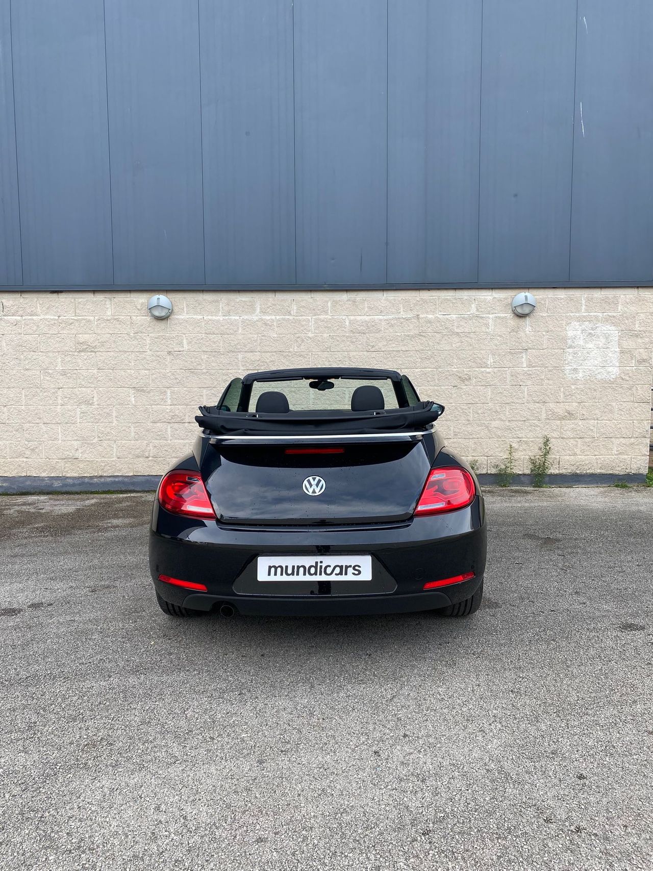 Volkswagen Beetle Cabrio Design 2.0 TDI 110CV BMT - Foto 11