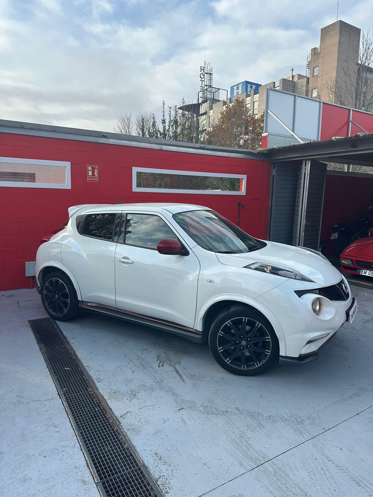 Nissan Juke 1.6 DIG-T 200CV NISMO 4X2 - Foto 3