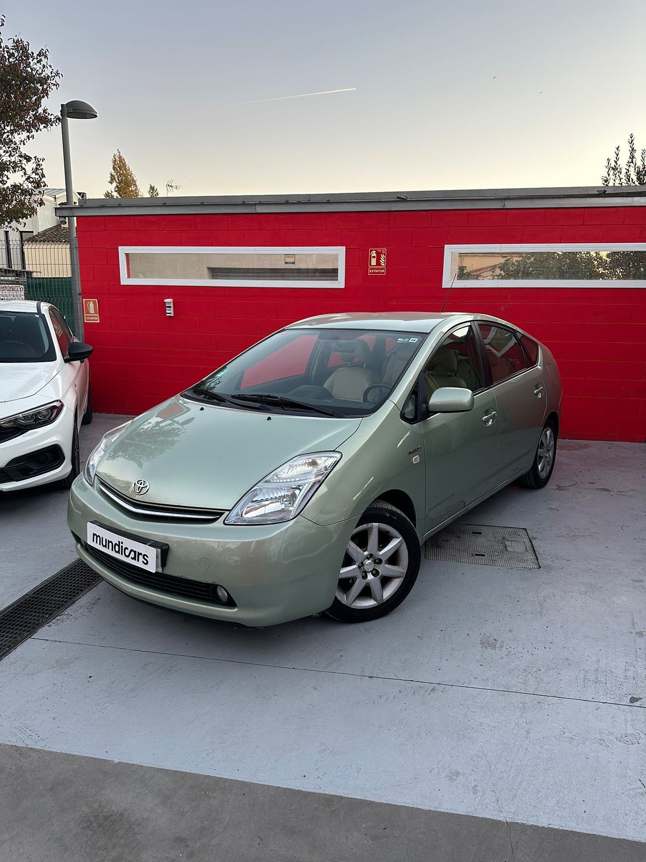 Toyota Prius 1.5 VVT-i HSD - Foto 8