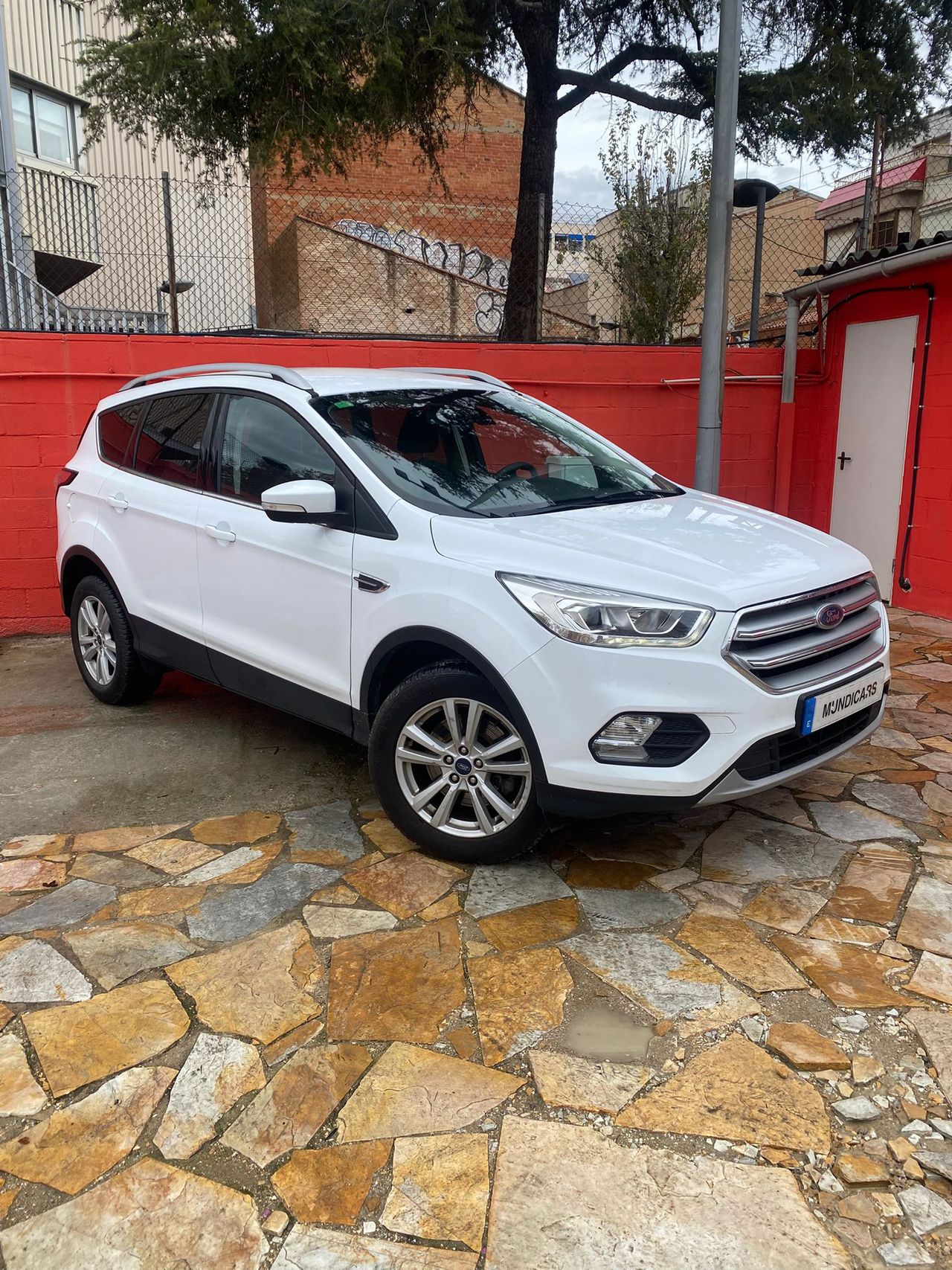 Ford Kuga Trend+ 2.0 TDCi 88kW (120CV) 4x2 - Foto 4