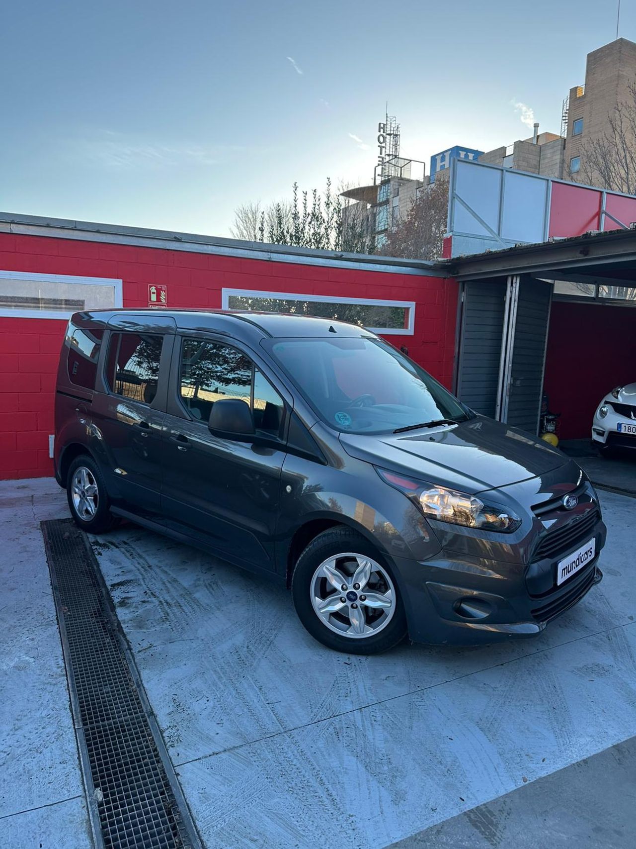 Ford Tourneo Connect 1.5 TDCi 74kW (100CV) Trend - Foto 4