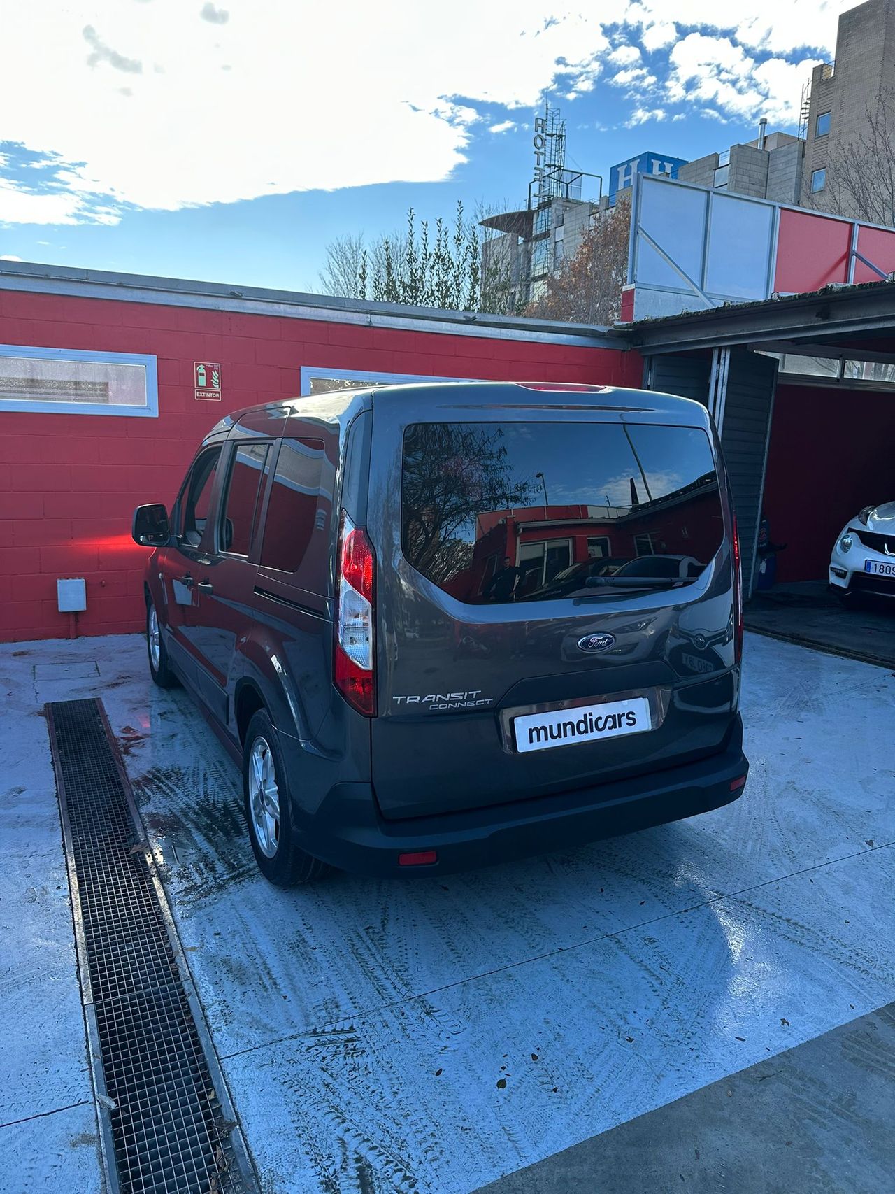 Ford Tourneo Connect 1.5 TDCi 74kW (100CV) Trend - Foto 10