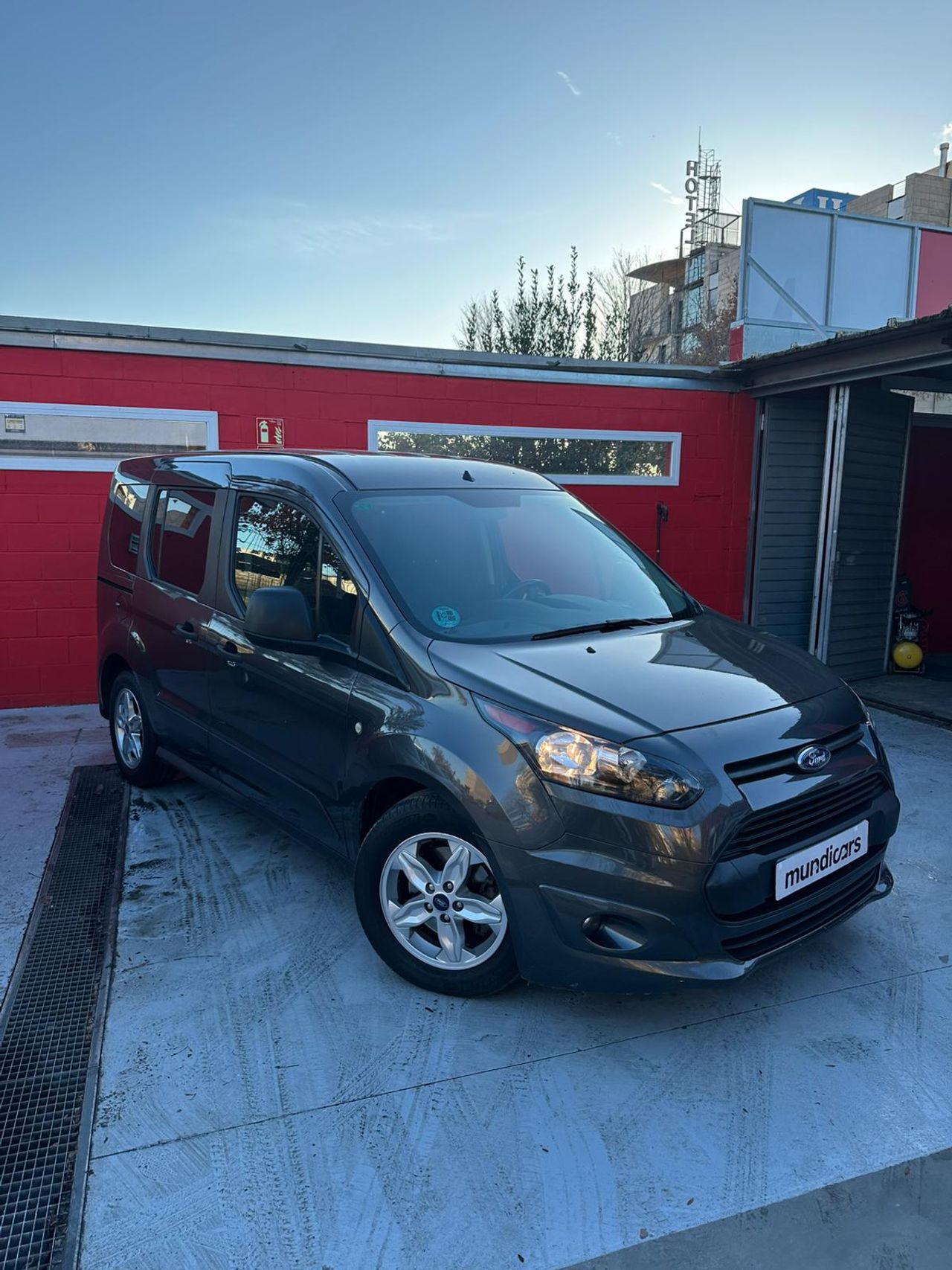 Ford Tourneo Connect 1.5 TDCi 74kW (100CV) Trend - Foto 5