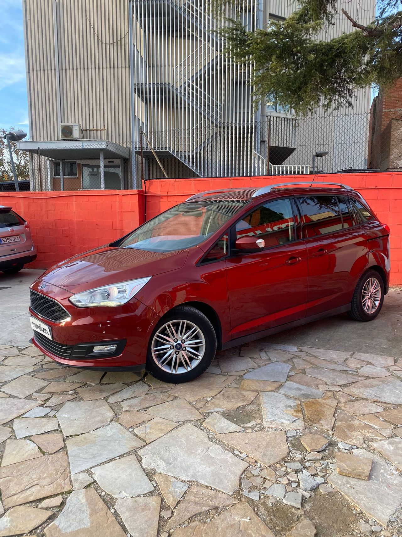 Ford Grand C-MAX 1.5 TDCi 88kW (120CV) Trend+ - Foto 6