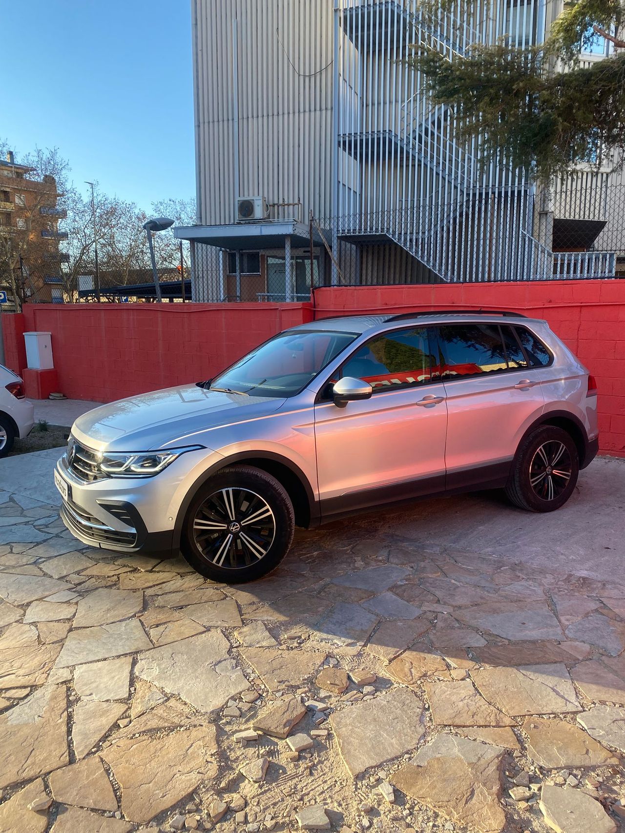 Volkswagen Tiguan Urban Sport 1.5 TSI 110kW (150CV) - Foto 9