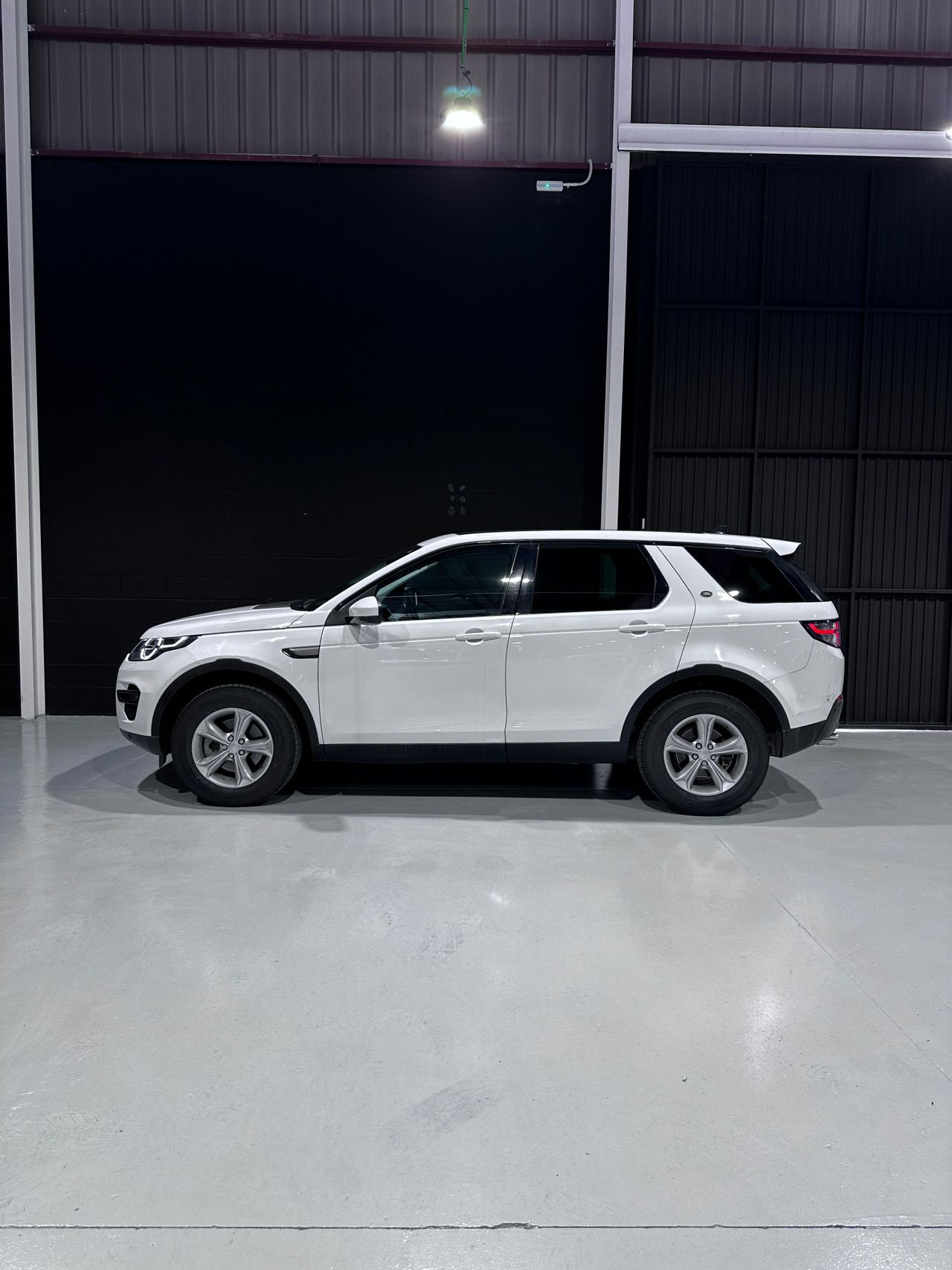 Land-Rover Discovery Sport 2.0L TD4 150CV 4x4 SE - Foto 6