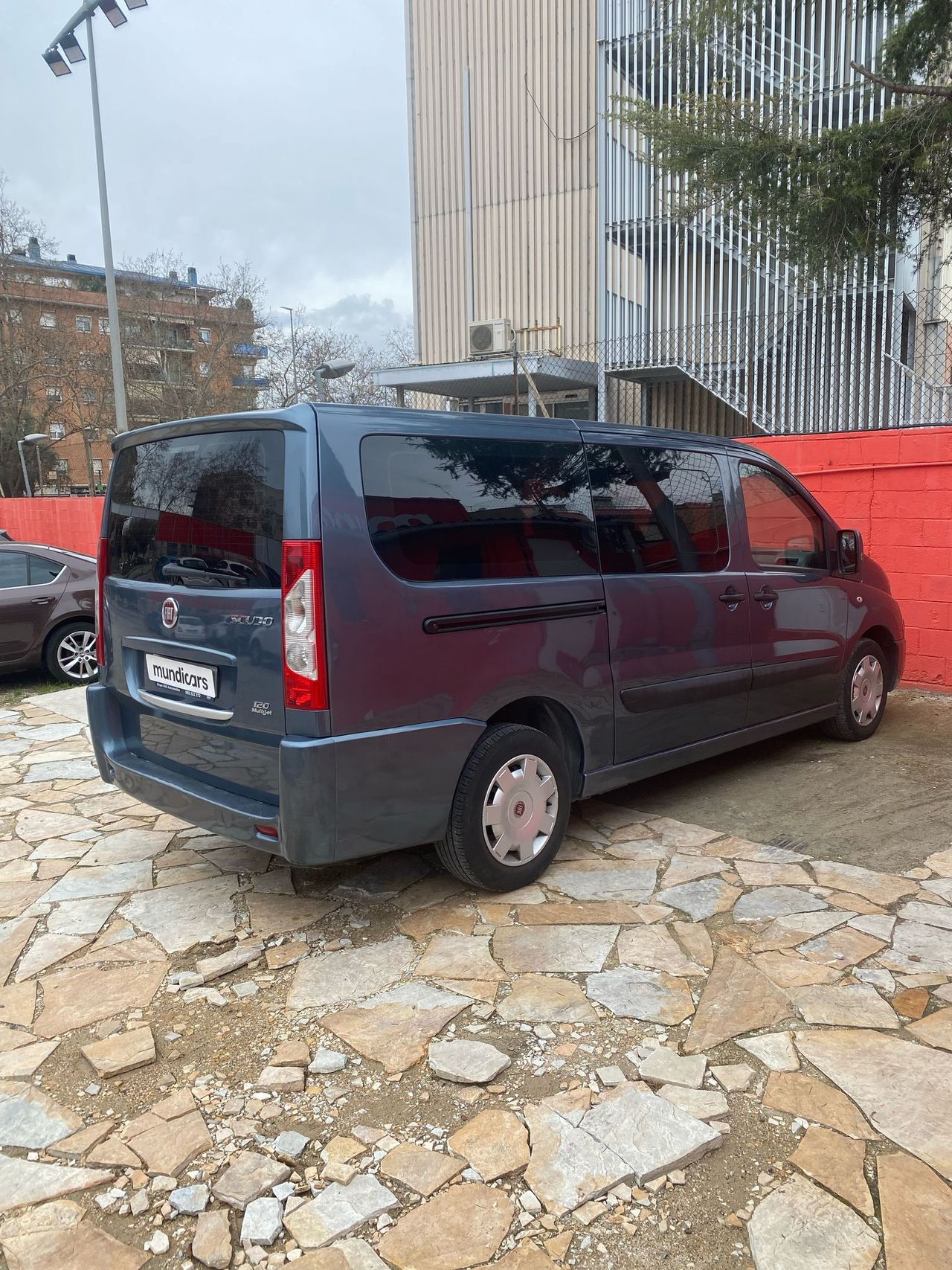 Fiat Scudo 2.0 JTDM Panorama Family L2H1 130 Multijet  - Foto 11